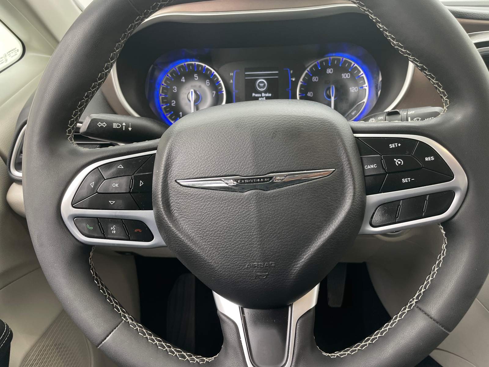Thumbnail: 2023 Chrysler Voyager - 5