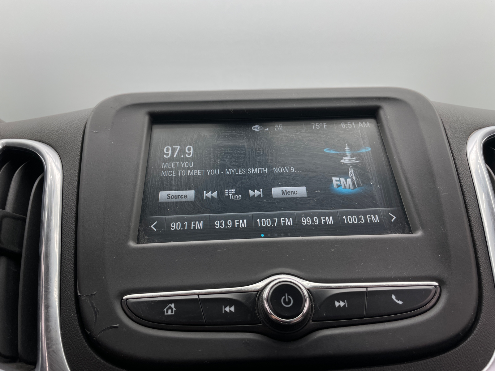 Thumbnail: 2018 Chevrolet Equinox - 4