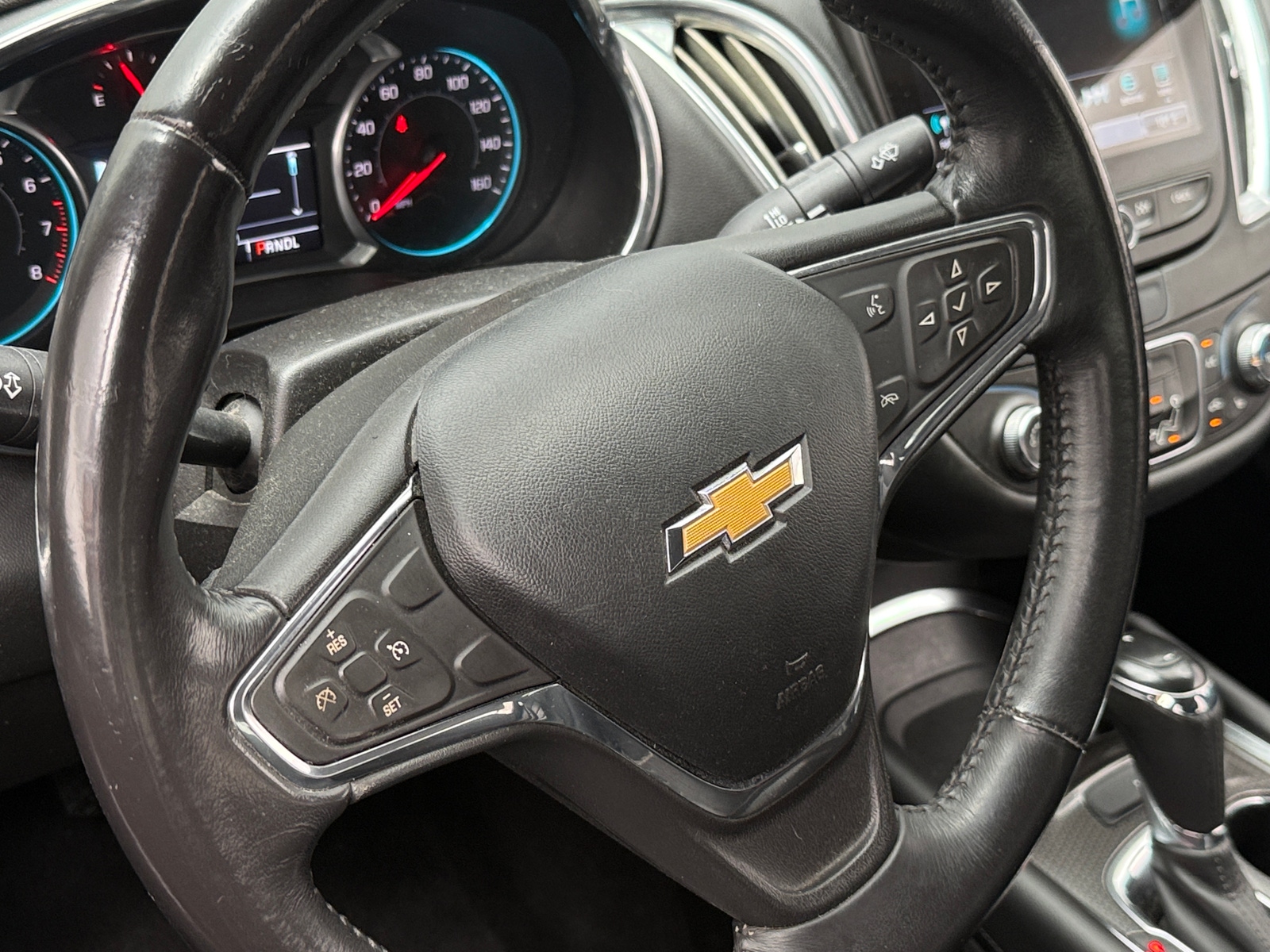 Thumbnail: 2017 Chevrolet Malibu - 4