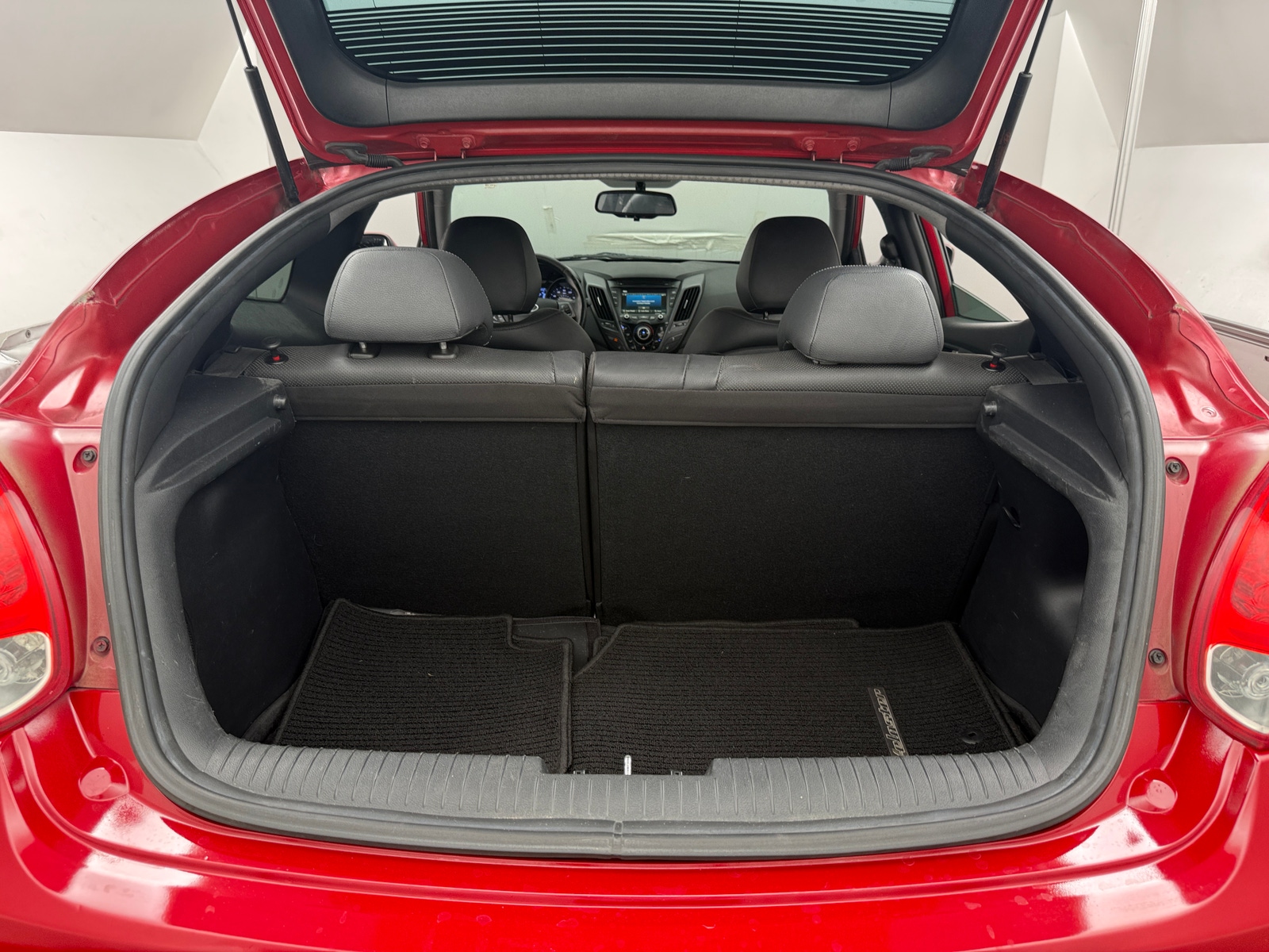 Thumbnail: 2013 Hyundai Veloster - 6