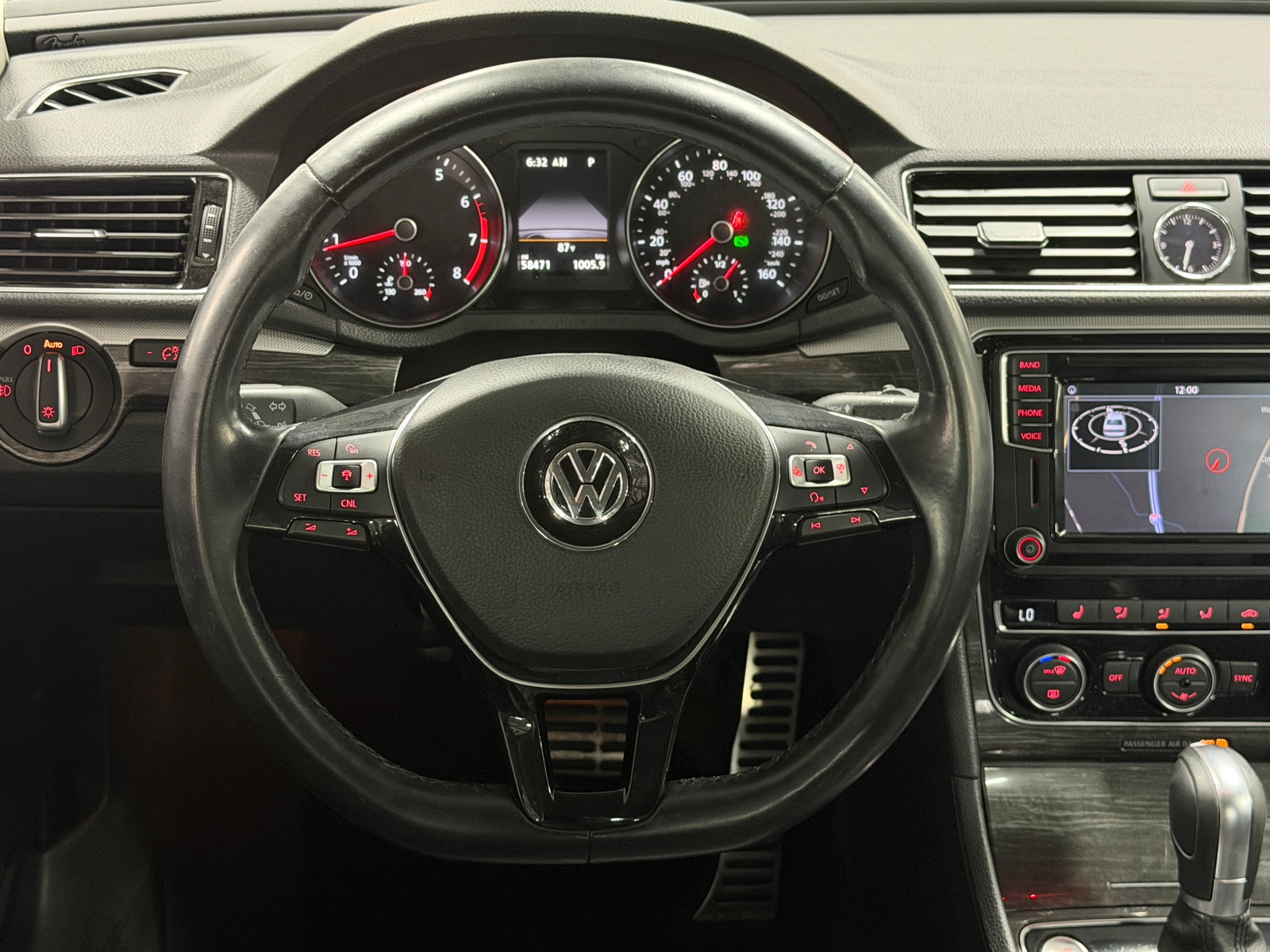 Thumbnail: 2016 Volkswagen Passat - 4
