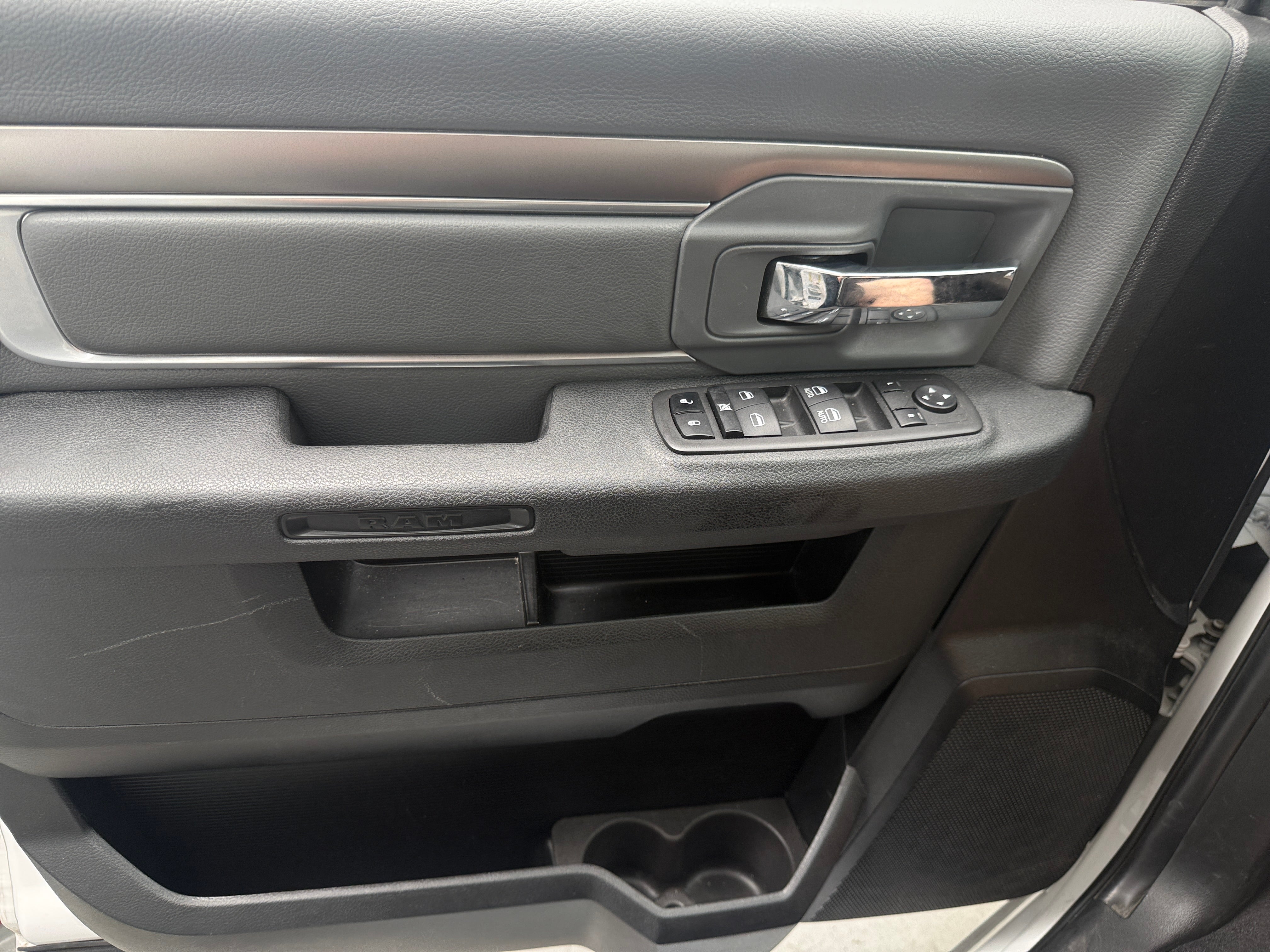 2024 RAM Ram 1500 Classic SLT - Photo 7