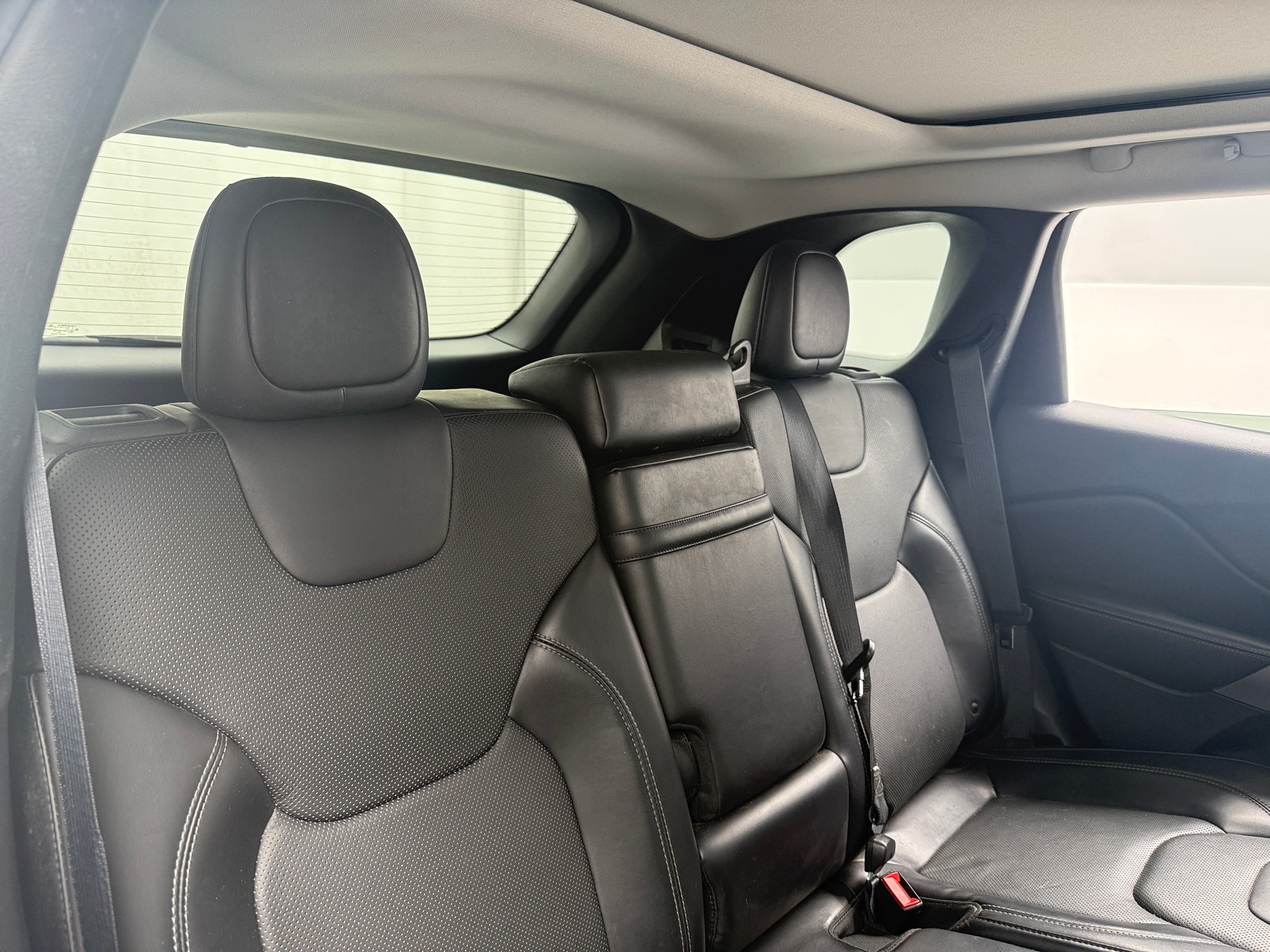 Thumbnail: 2019 Jeep Cherokee - 5