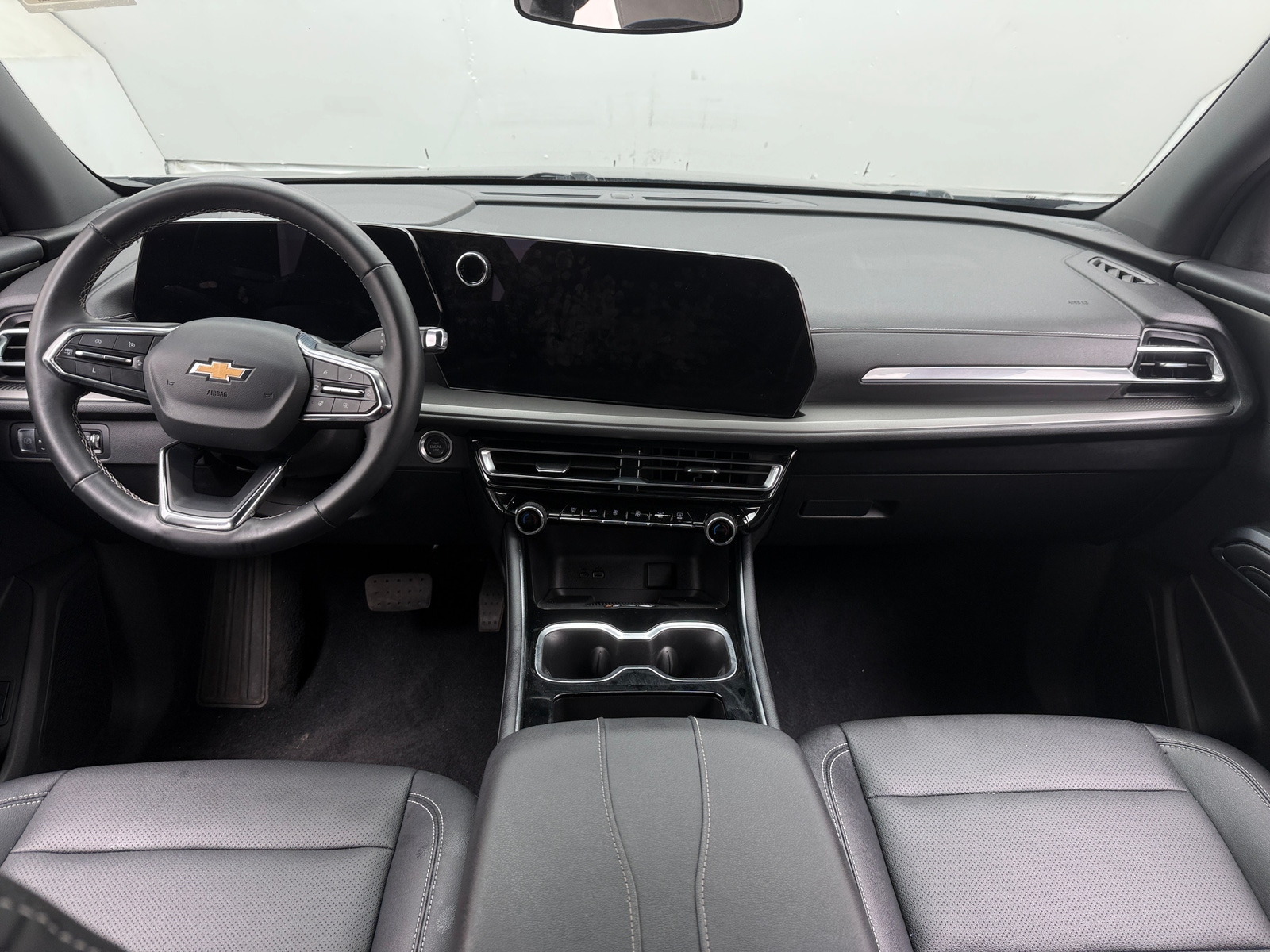 Thumbnail: 2025 Chevrolet Traverse - 3