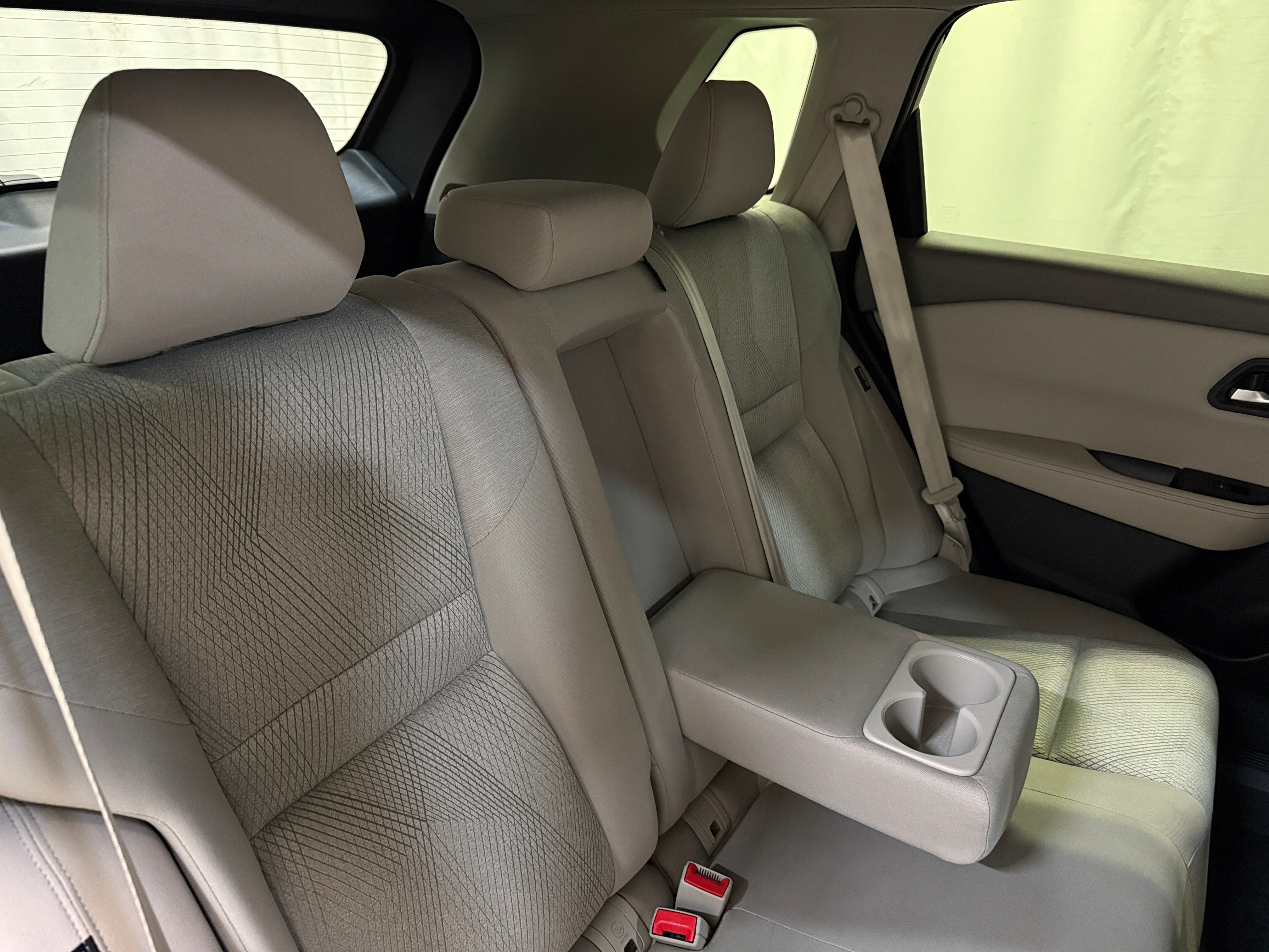 2025 Nissan Rogue SV - Photo 3