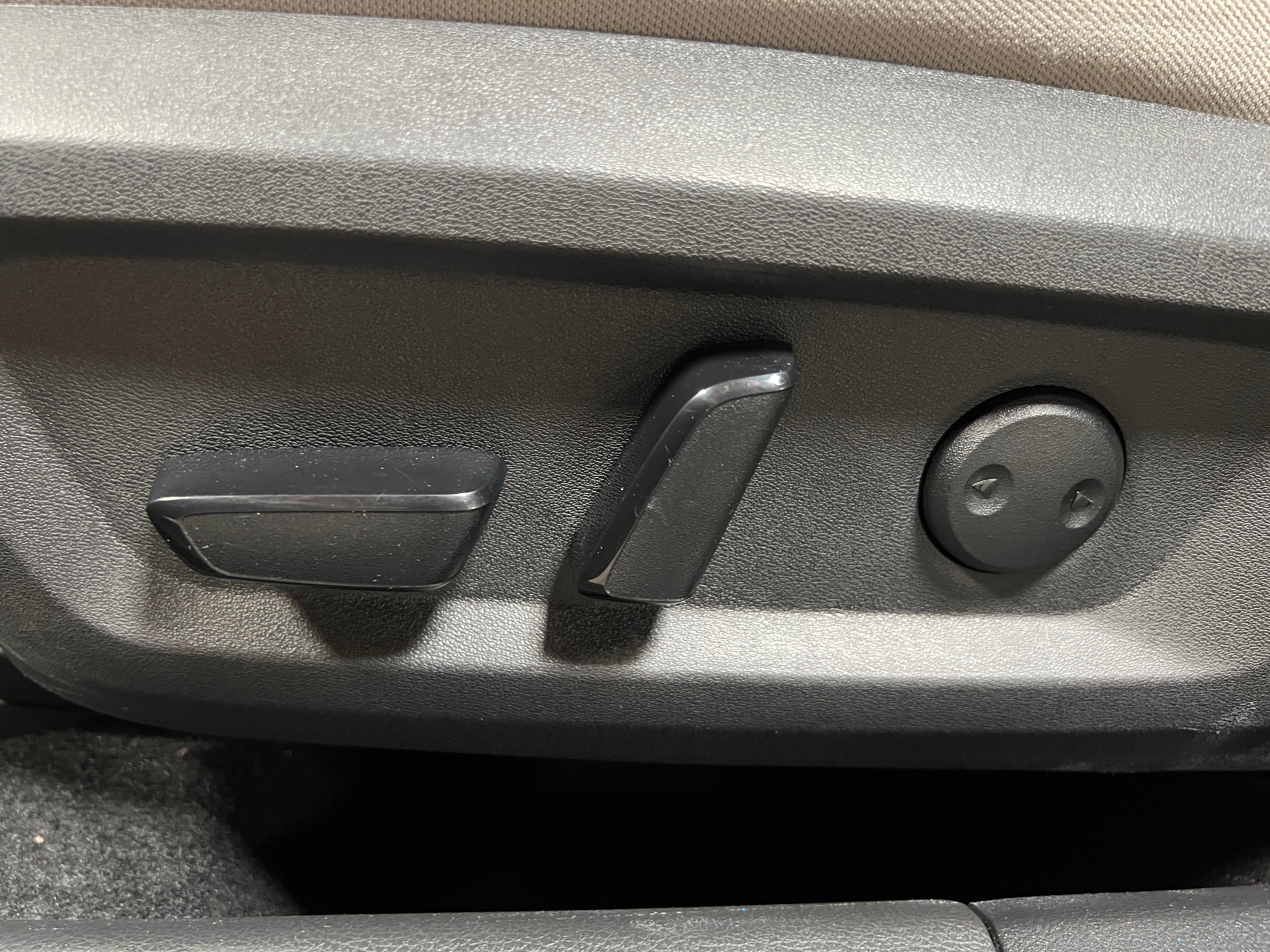 2025 Nissan Rogue SV - Photo 10