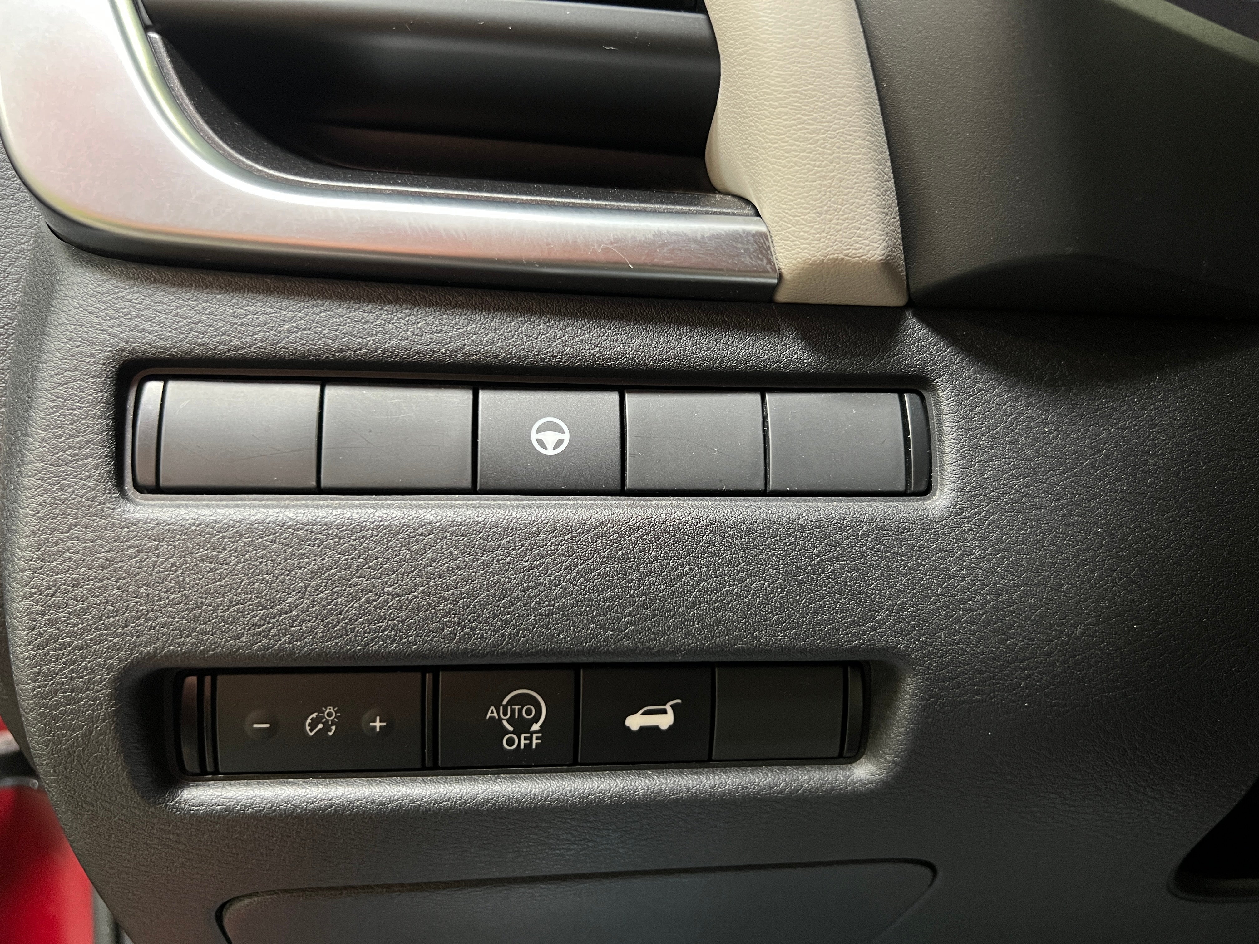 2025 Nissan Rogue SV - Photo 11