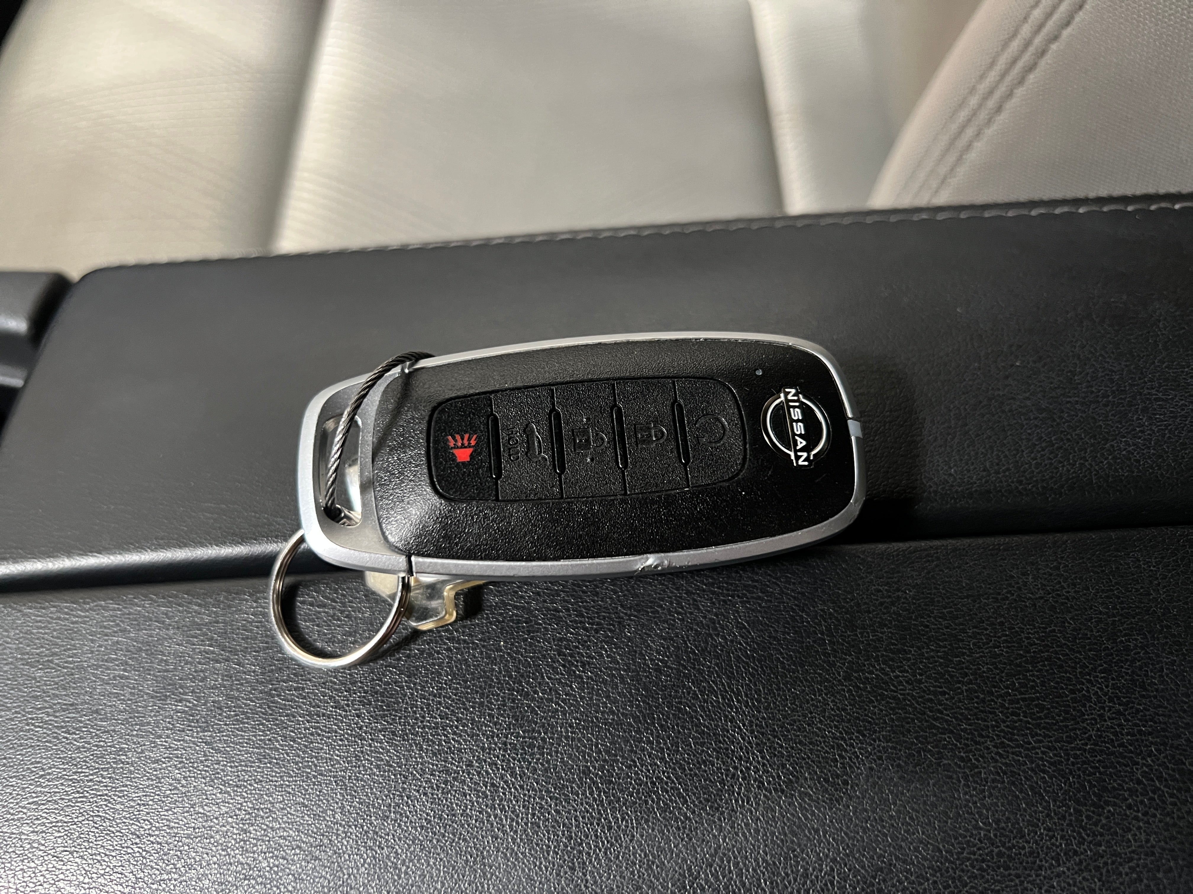 2025 Nissan Rogue SV - Photo 12