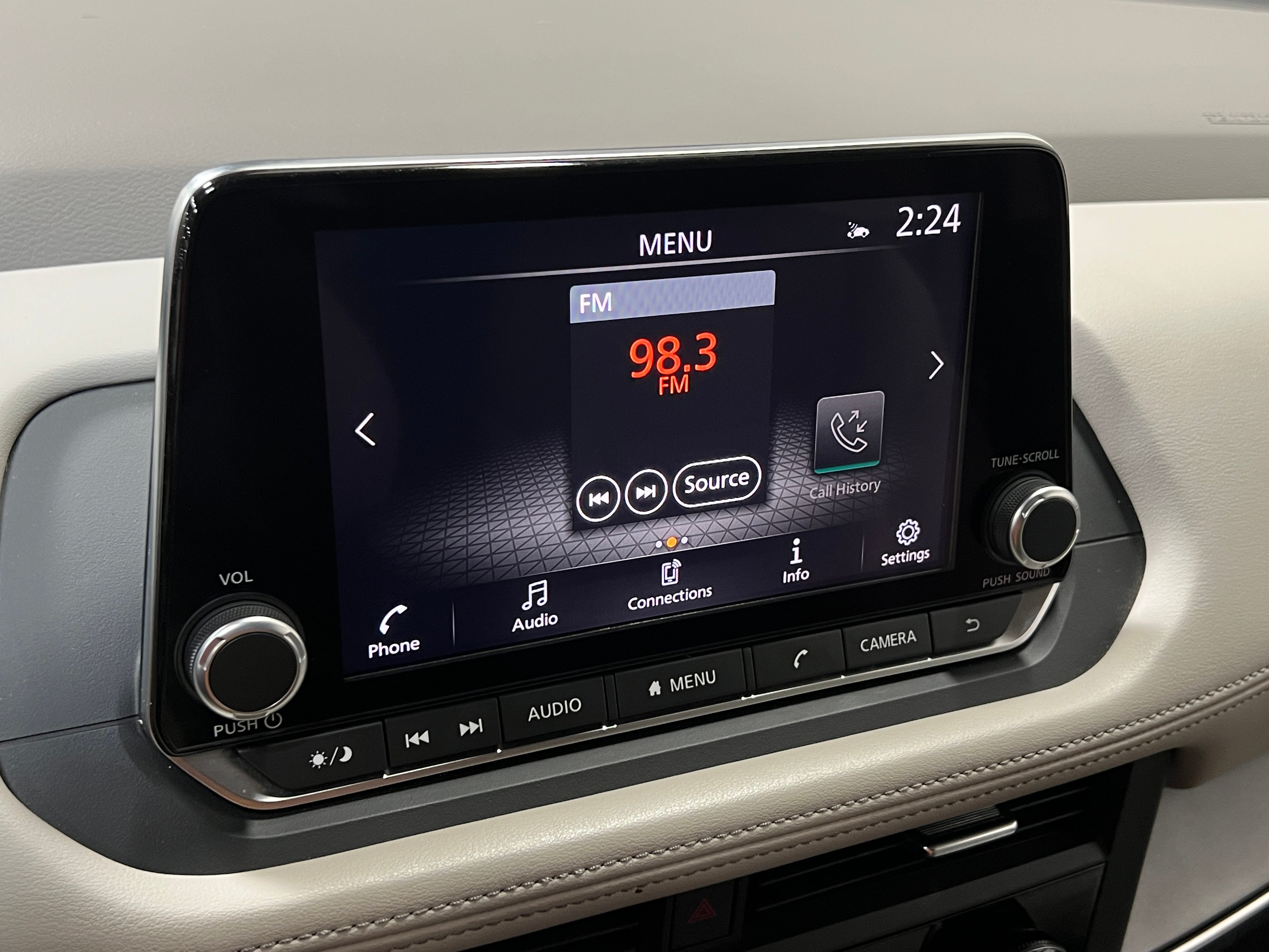 2025 Nissan Rogue SV - Photo 13
