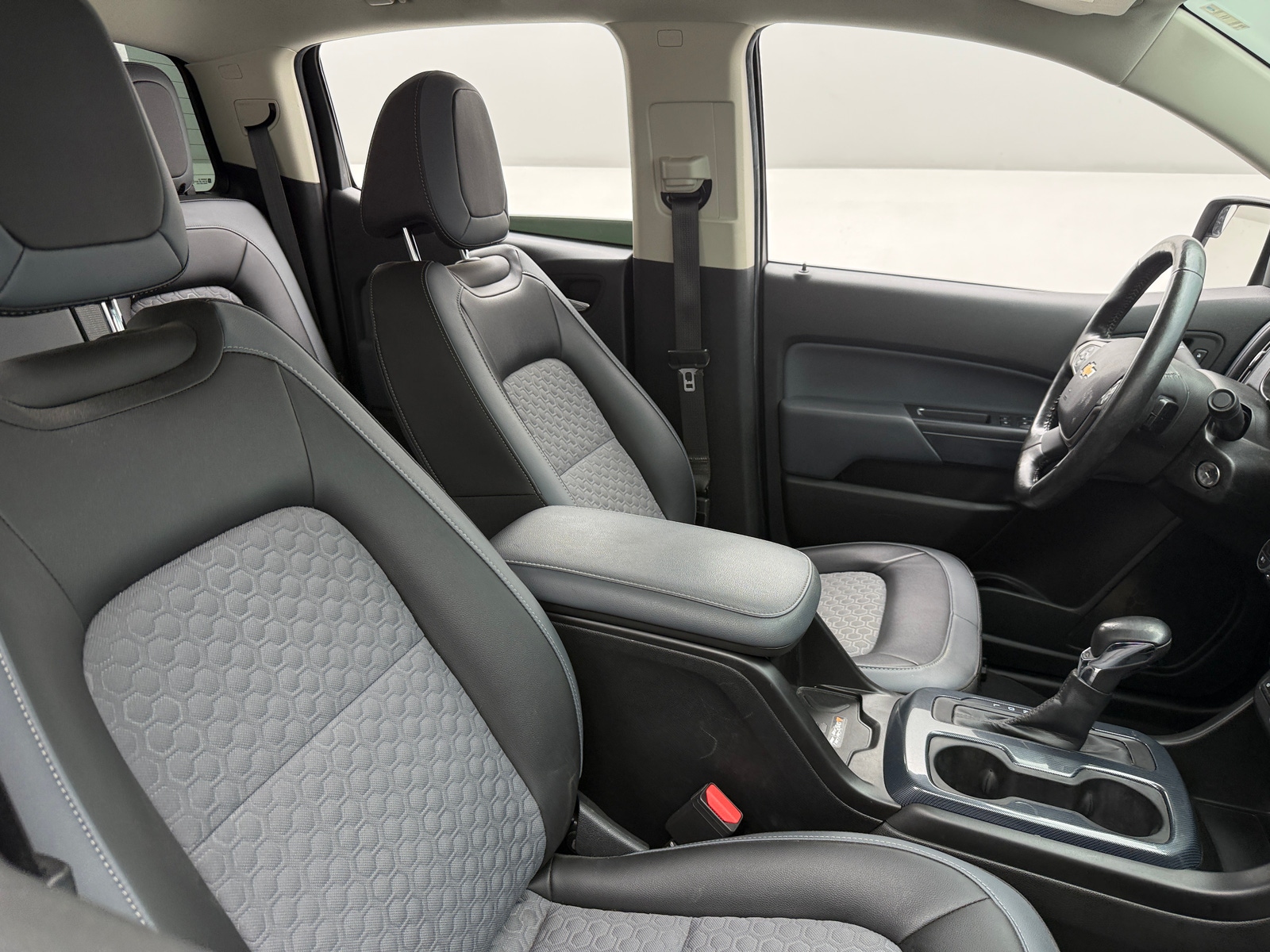 Thumbnail: 2022 Chevrolet Colorado - 2