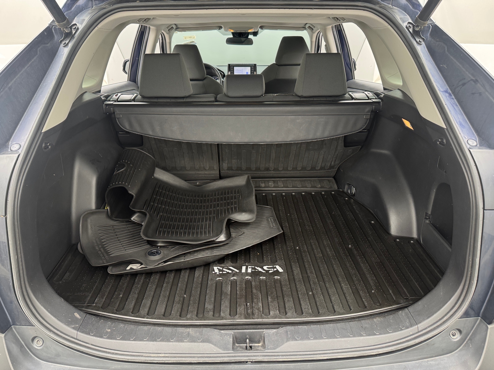 Thumbnail: 2020 Toyota RAV4 - 7