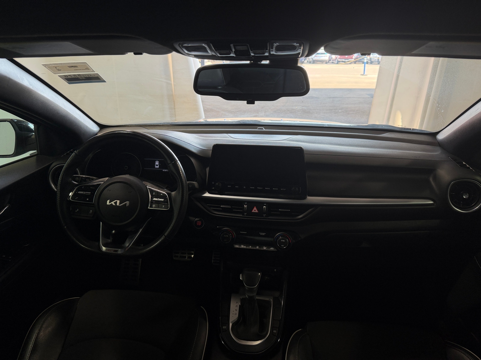 Thumbnail: 2022 Kia Forte - 3