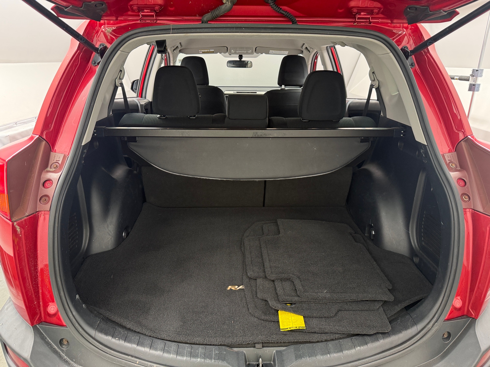 Thumbnail: 2015 Toyota RAV4 - 7