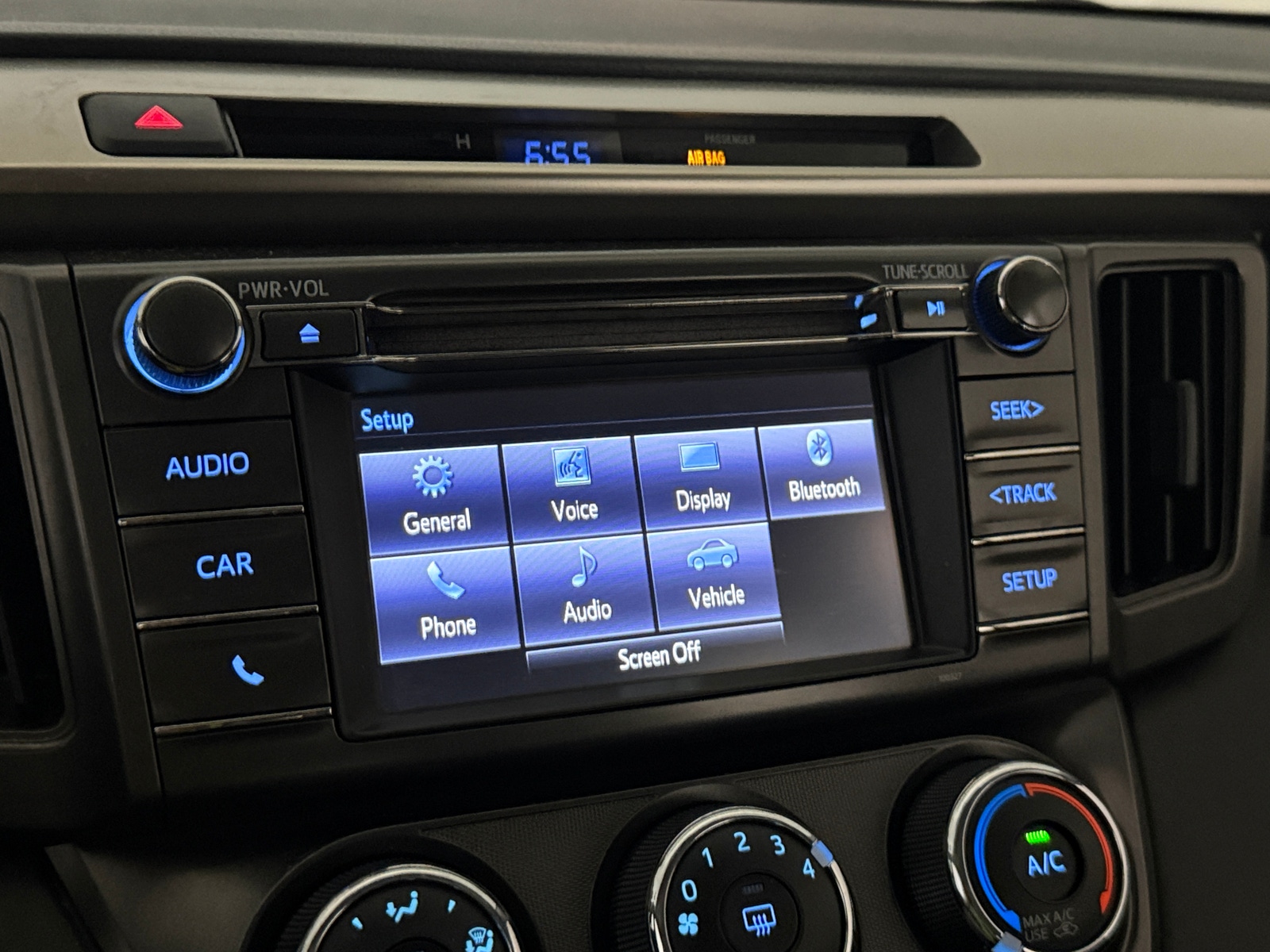 Thumbnail: 2015 Toyota RAV4 - 4