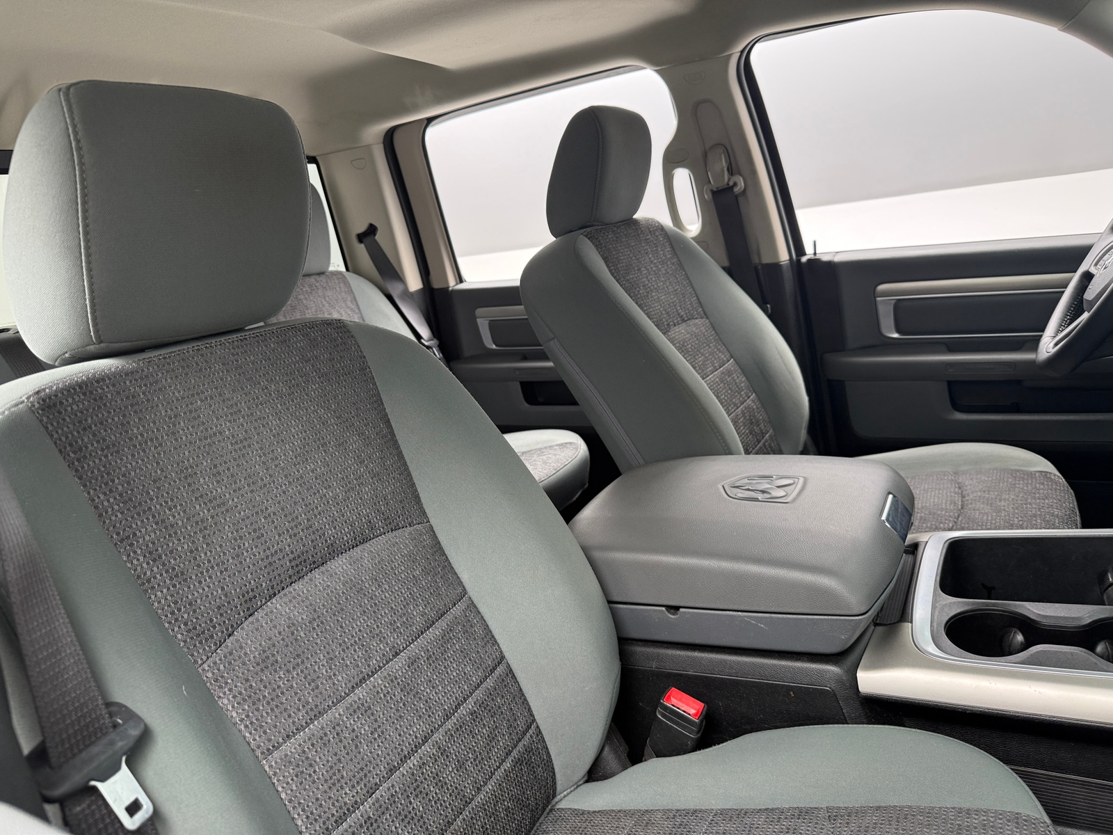 Thumbnail: 2020 RAM 1500 Classic - 2