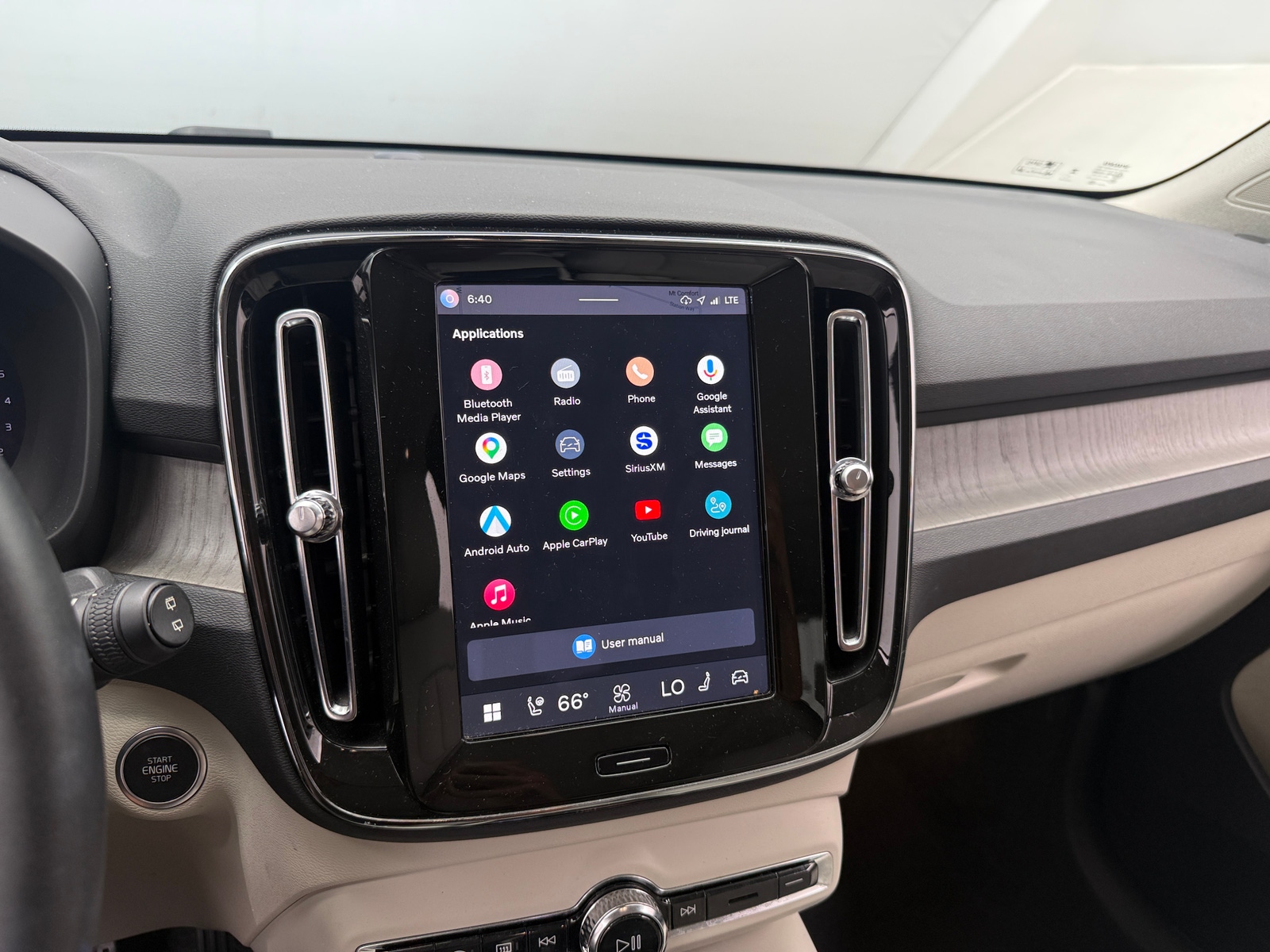 Thumbnail: 2024 Volvo XC40 - 3