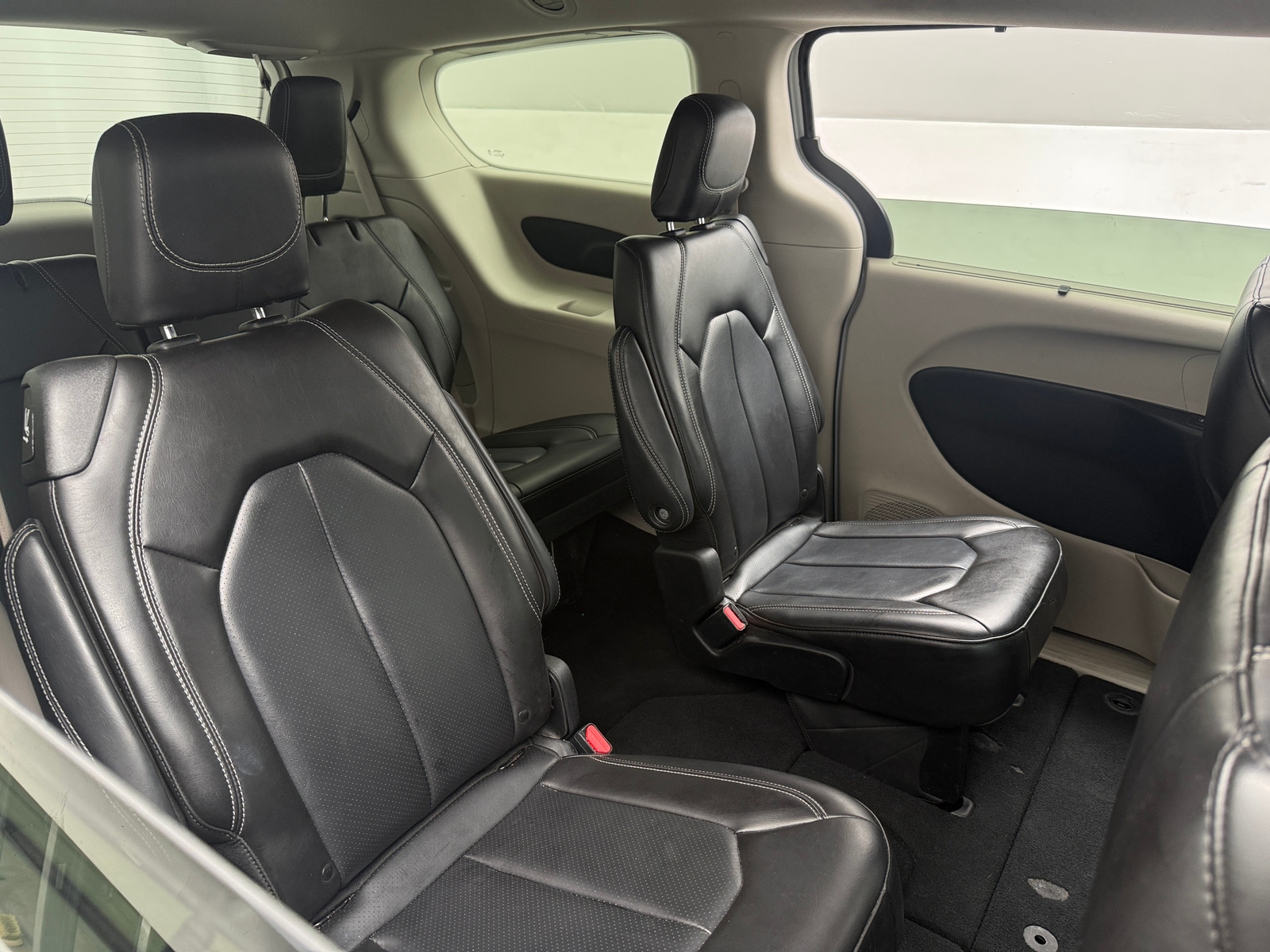Thumbnail: 2023 Chrysler Pacifica - 5