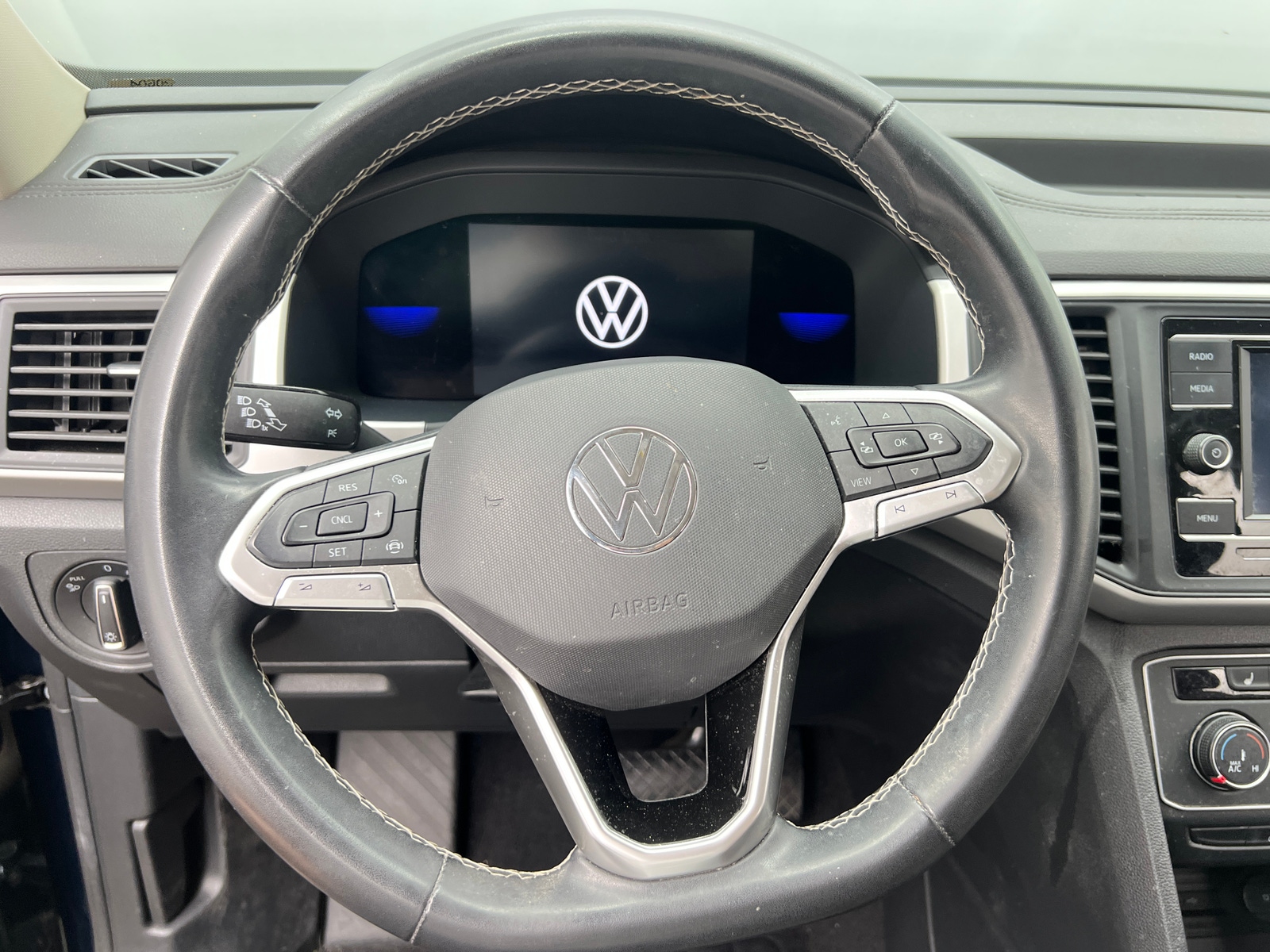 Thumbnail: 2022 Volkswagen Atlas - 4