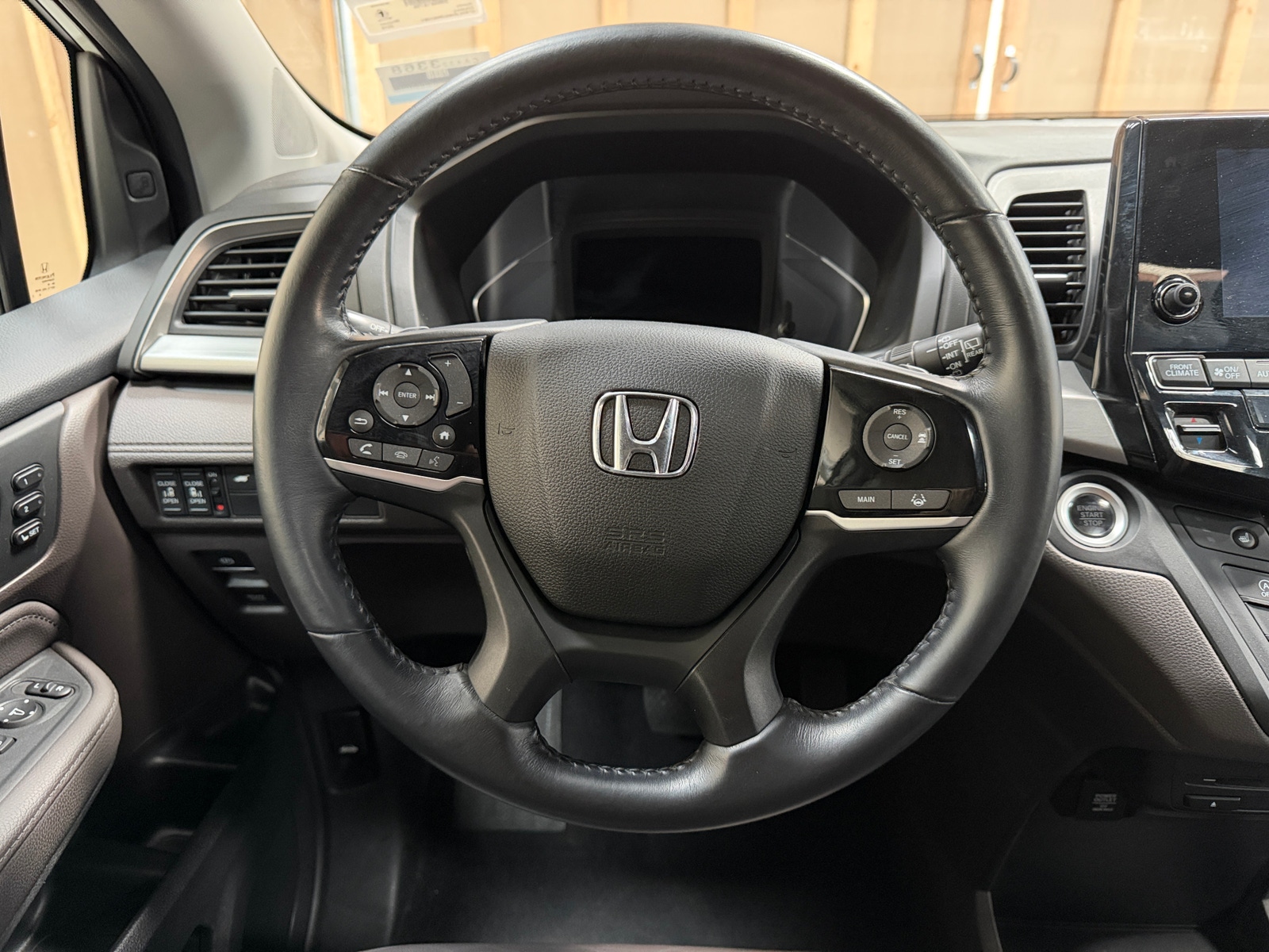 Thumbnail: 2018 Honda Odyssey - 4