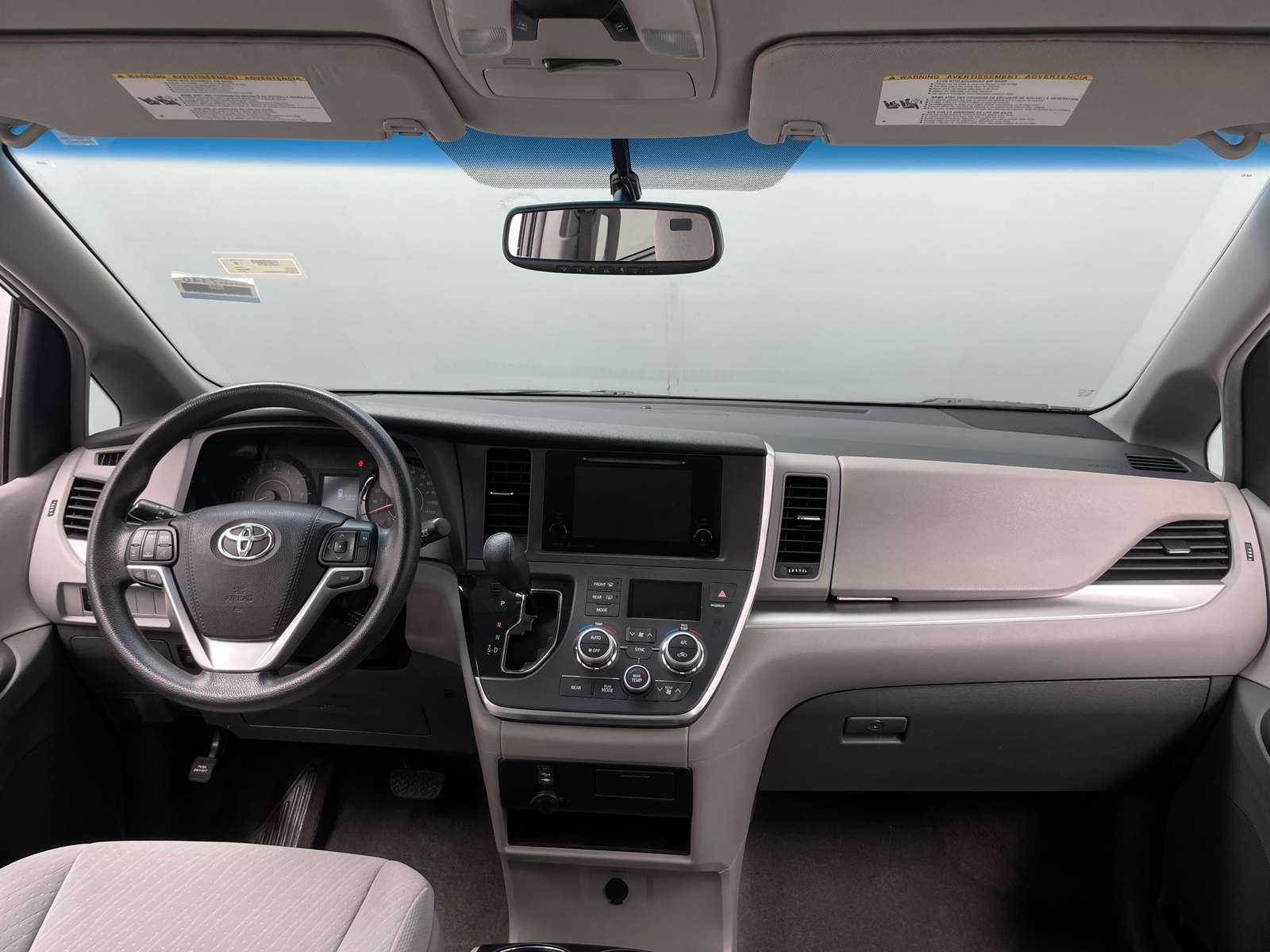 Thumbnail: 2017 Toyota Sienna - 3
