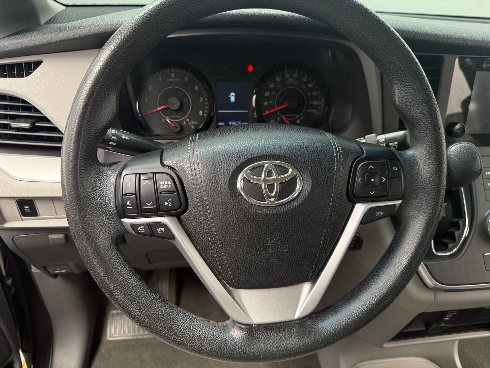 Thumbnail: 2017 Toyota Sienna - 5