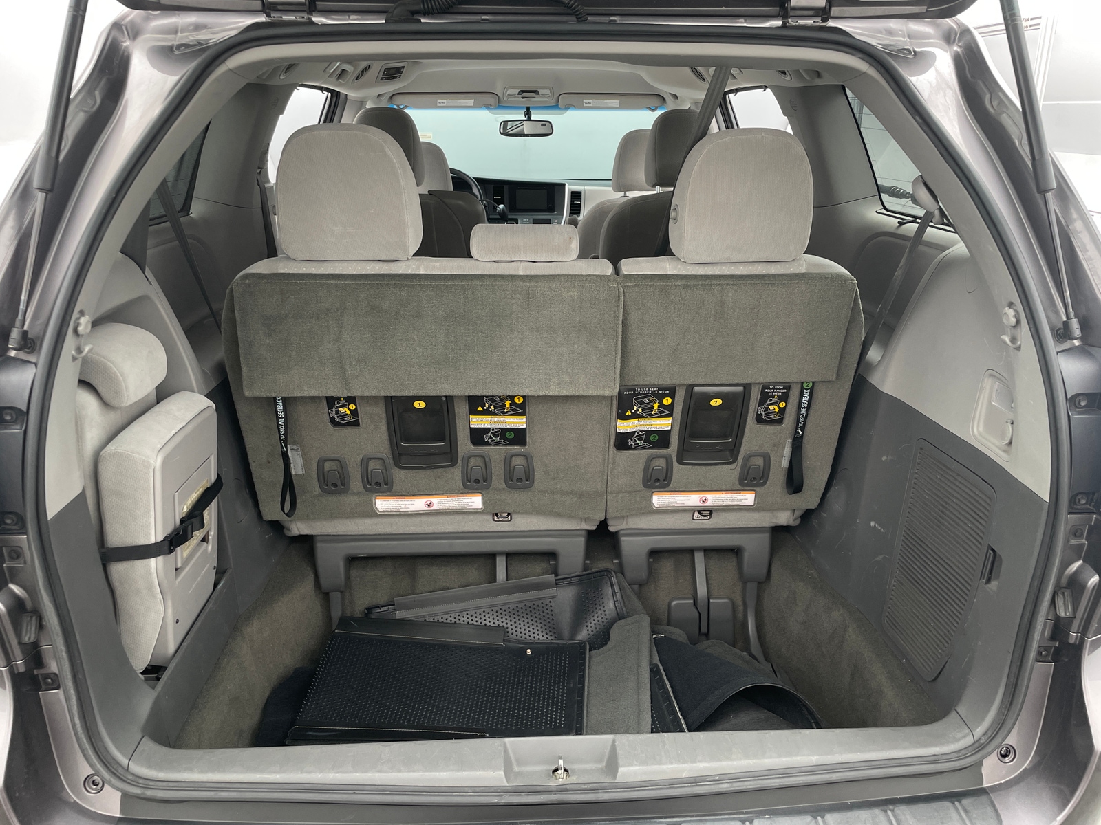 Thumbnail: 2017 Toyota Sienna - 7