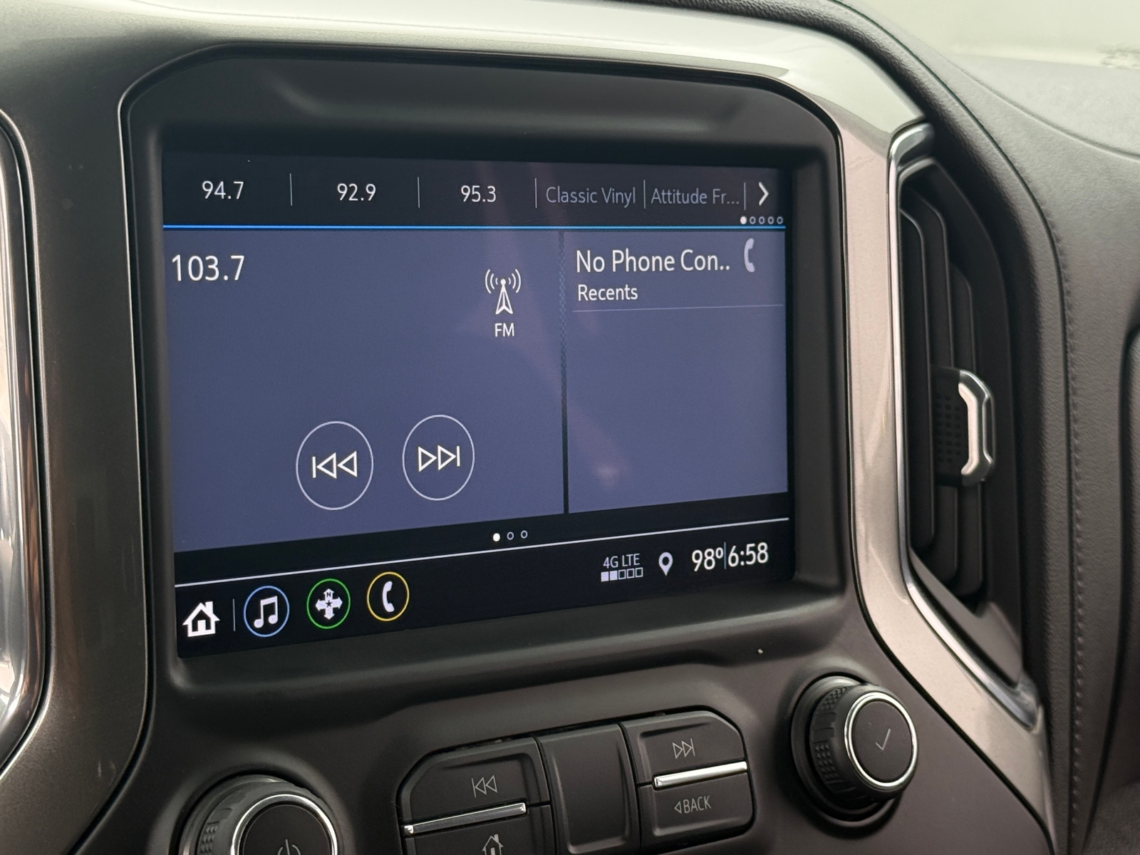 Thumbnail: 2021 Chevrolet Silverado 1500 - 4