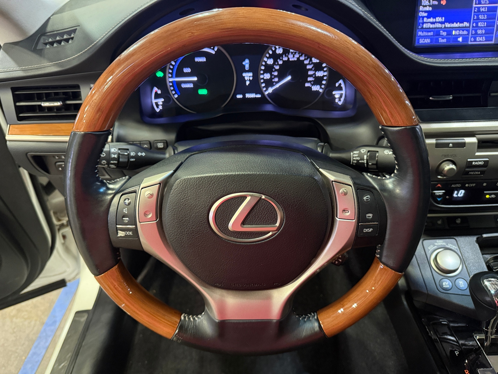 Thumbnail: 2013 Lexus ES - 4