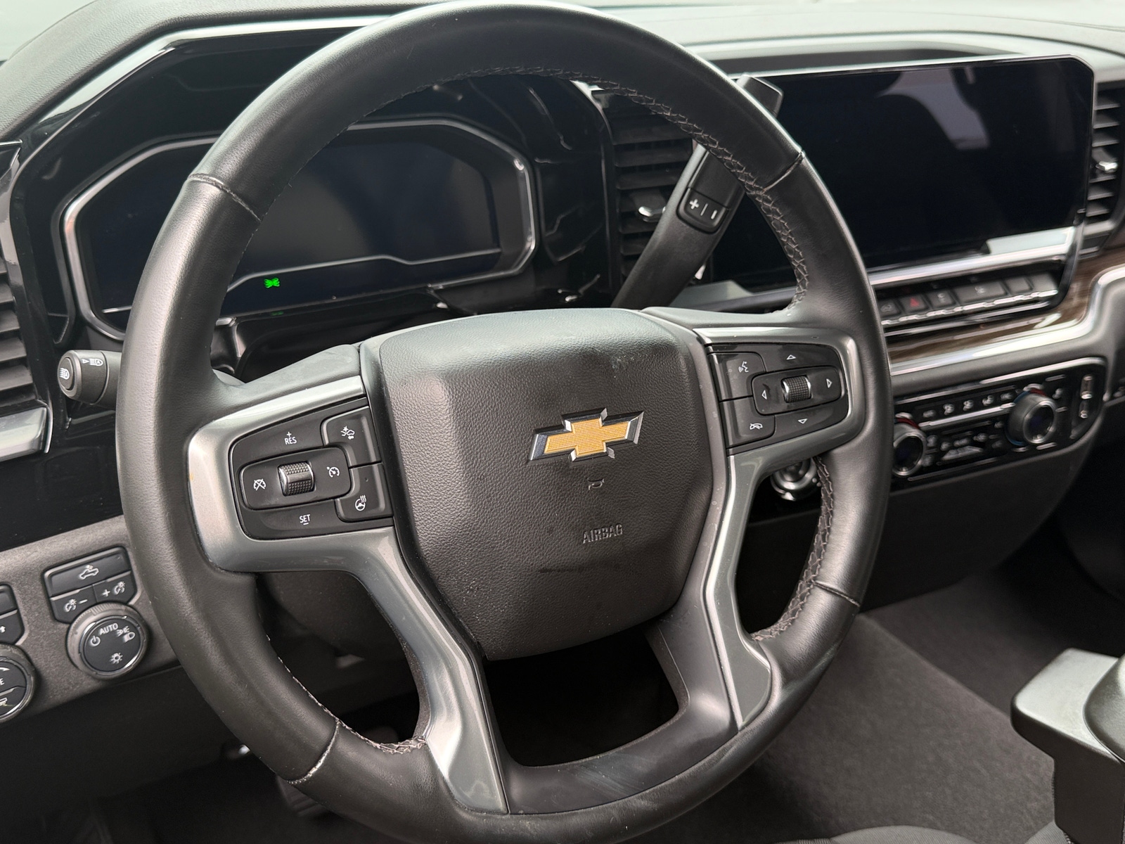 Thumbnail: 2023 Chevrolet Silverado 1500 - 5