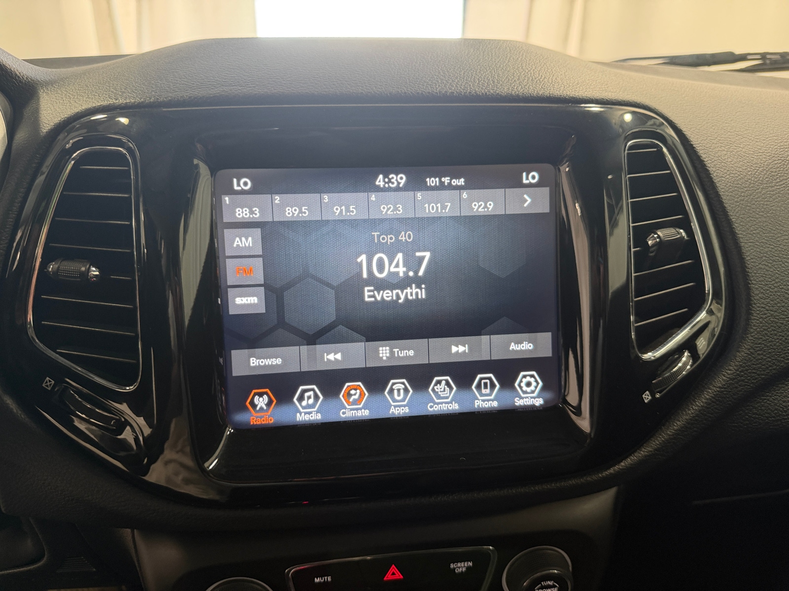 Thumbnail: 2019 Jeep Compass - 3
