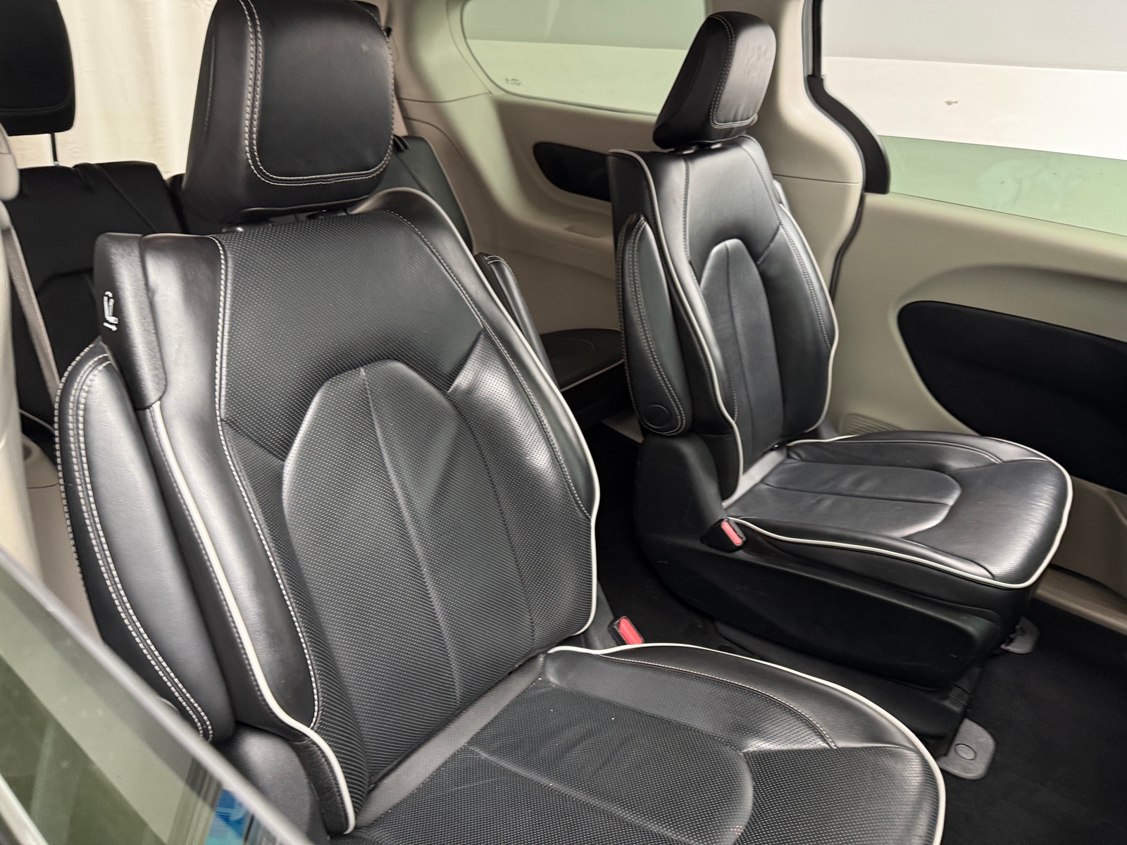 Thumbnail: 2023 Chrysler Pacifica - 5