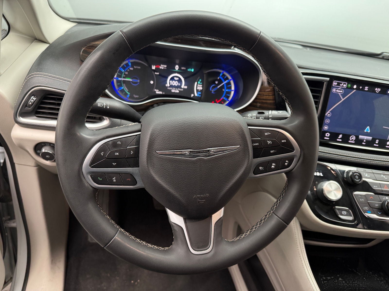 Thumbnail: 2023 Chrysler Pacifica - 4