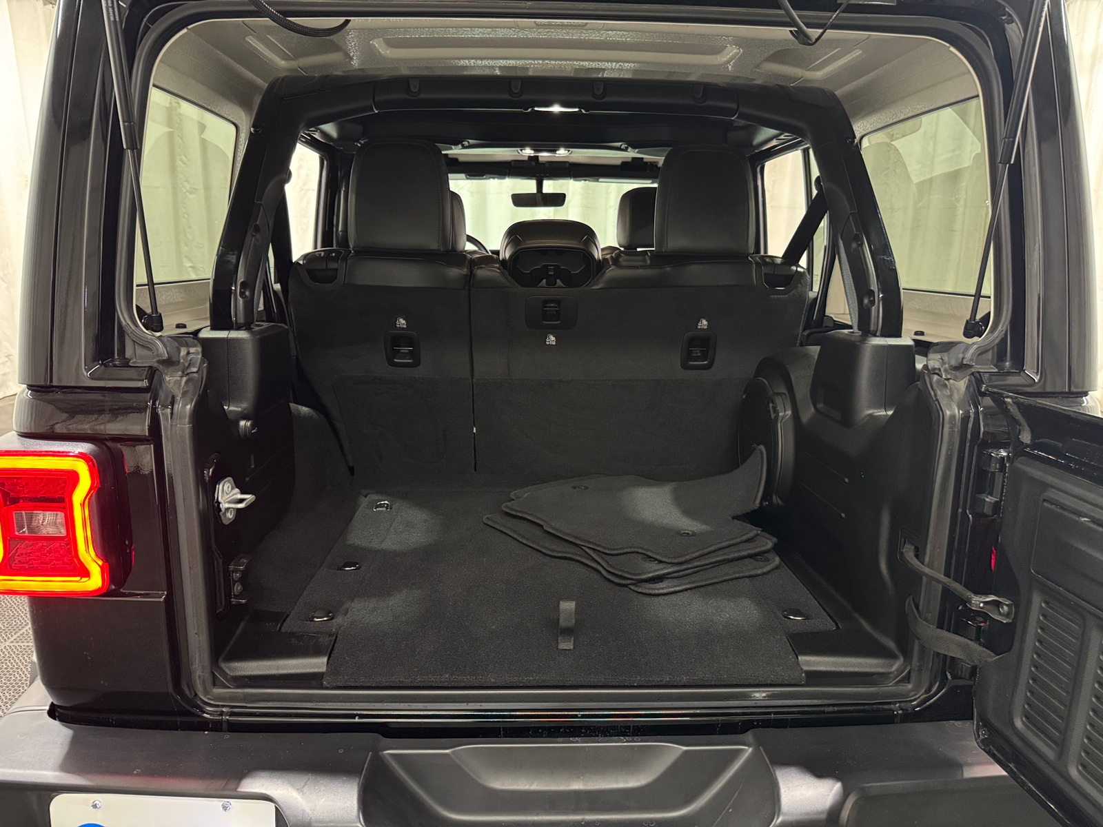 Thumbnail: 2021 Jeep Wrangler - 7