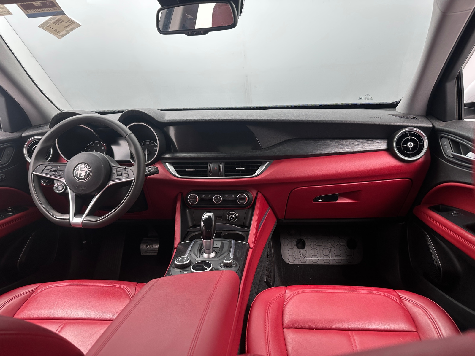Thumbnail: 2019 Alfa Romeo Stelvio - 2