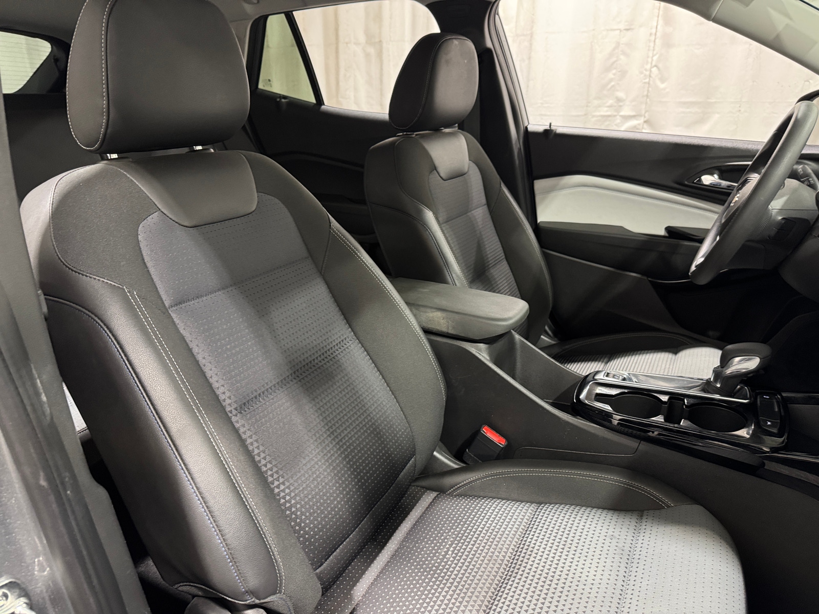 Thumbnail: 2025 Chevrolet Trax - 2