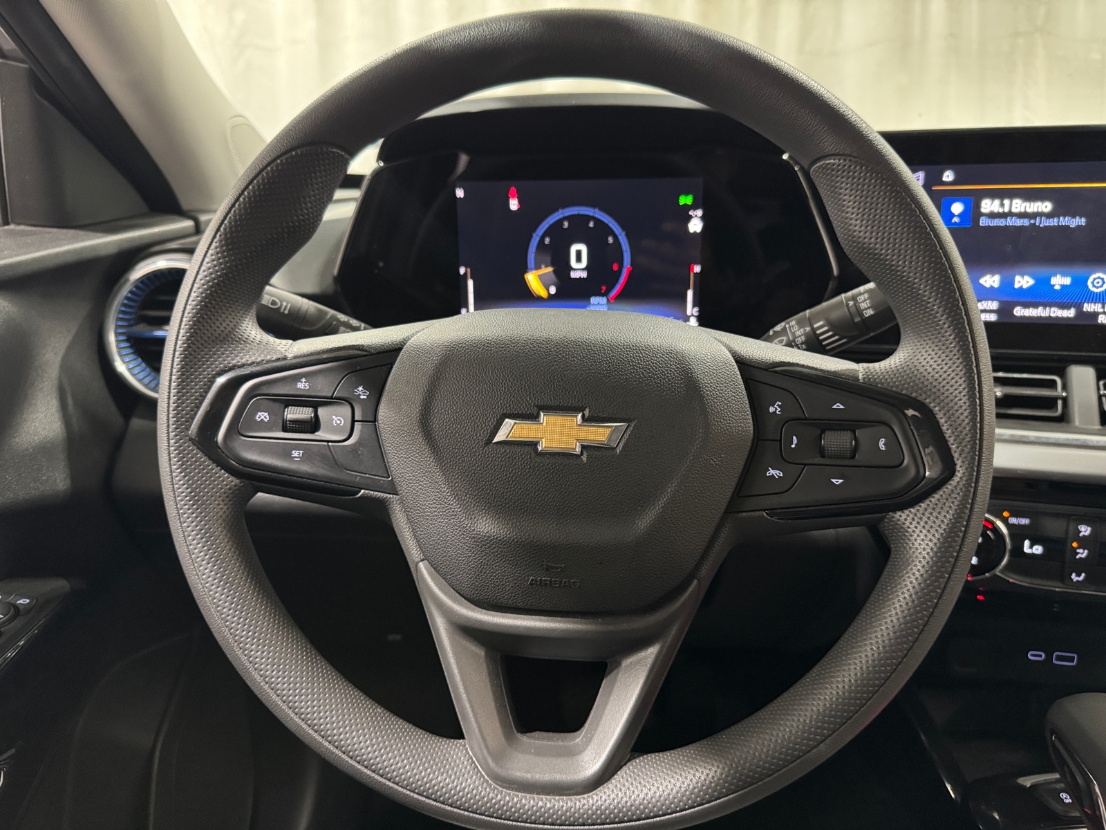 Thumbnail: 2025 Chevrolet Trax - 5