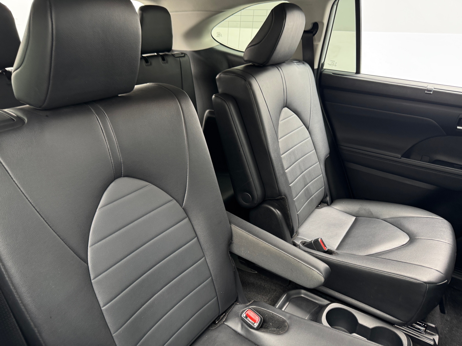 Thumbnail: 2024 Toyota Highlander - 6