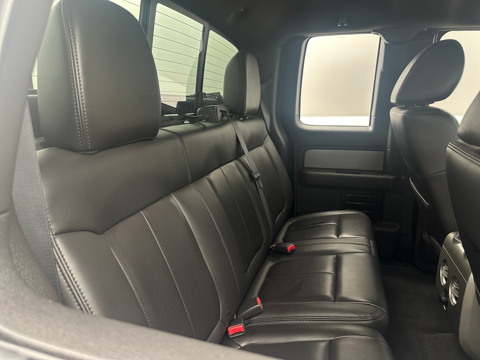 Thumbnail: 2010 Ford Econoline - 6