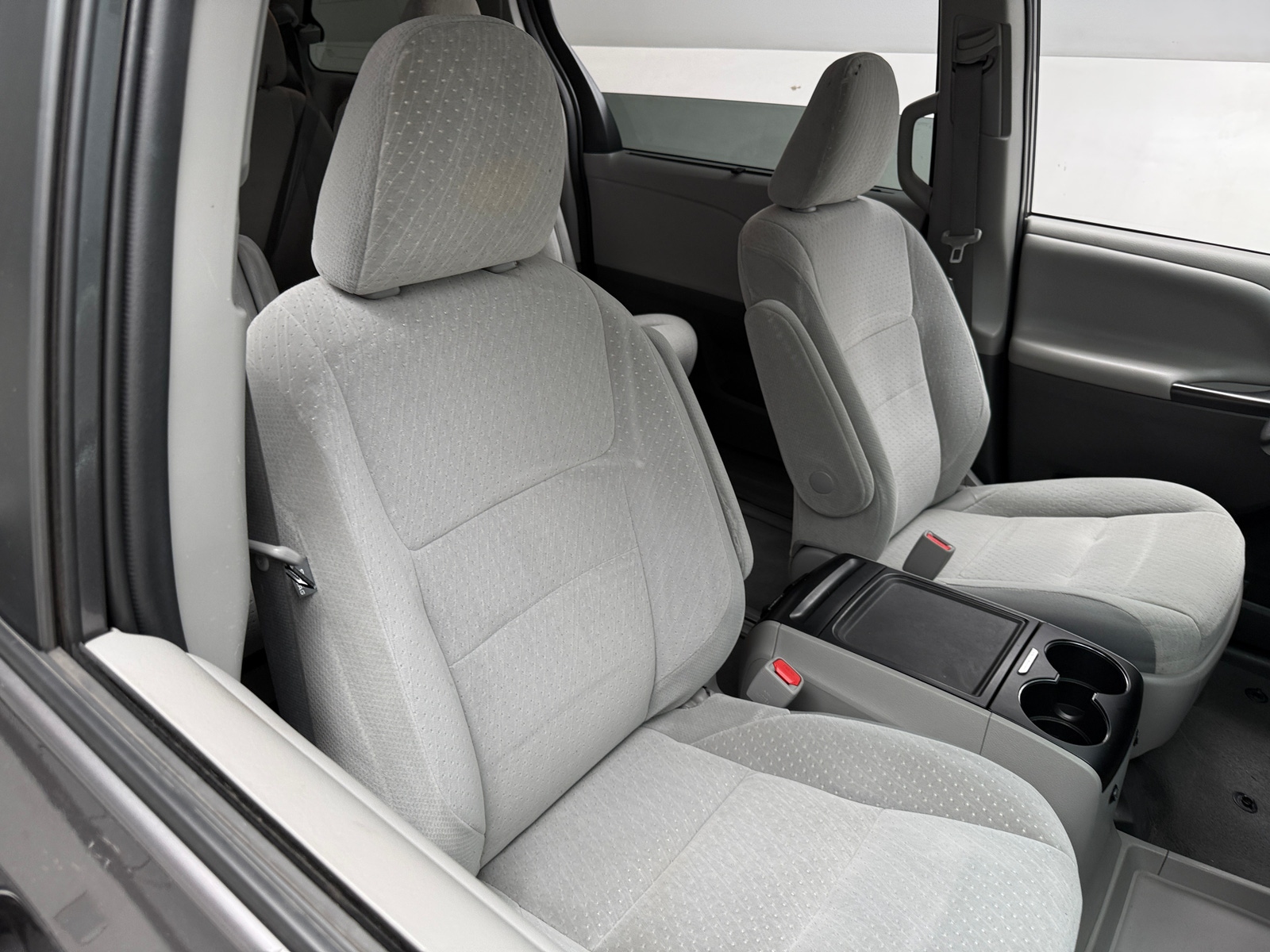 Thumbnail: 2020 Toyota Sienna - 2