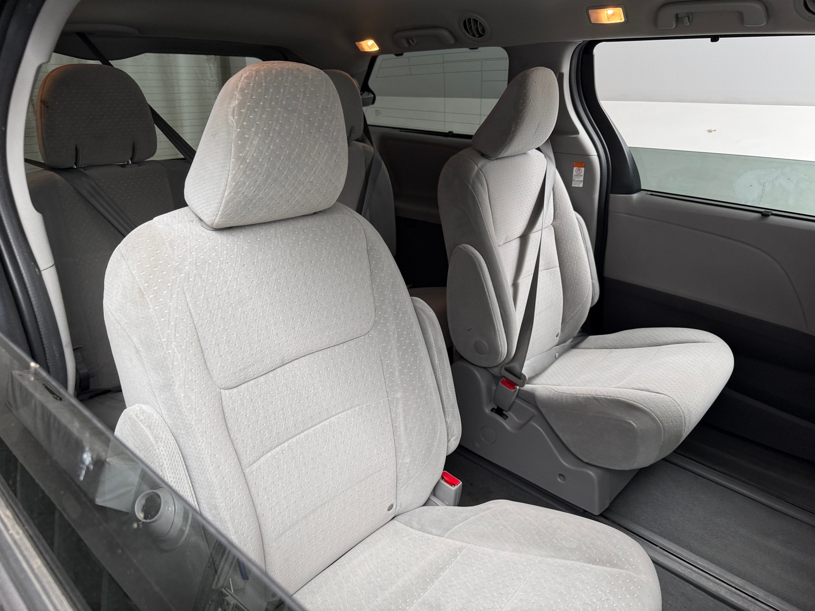 Thumbnail: 2020 Toyota Sienna - 6