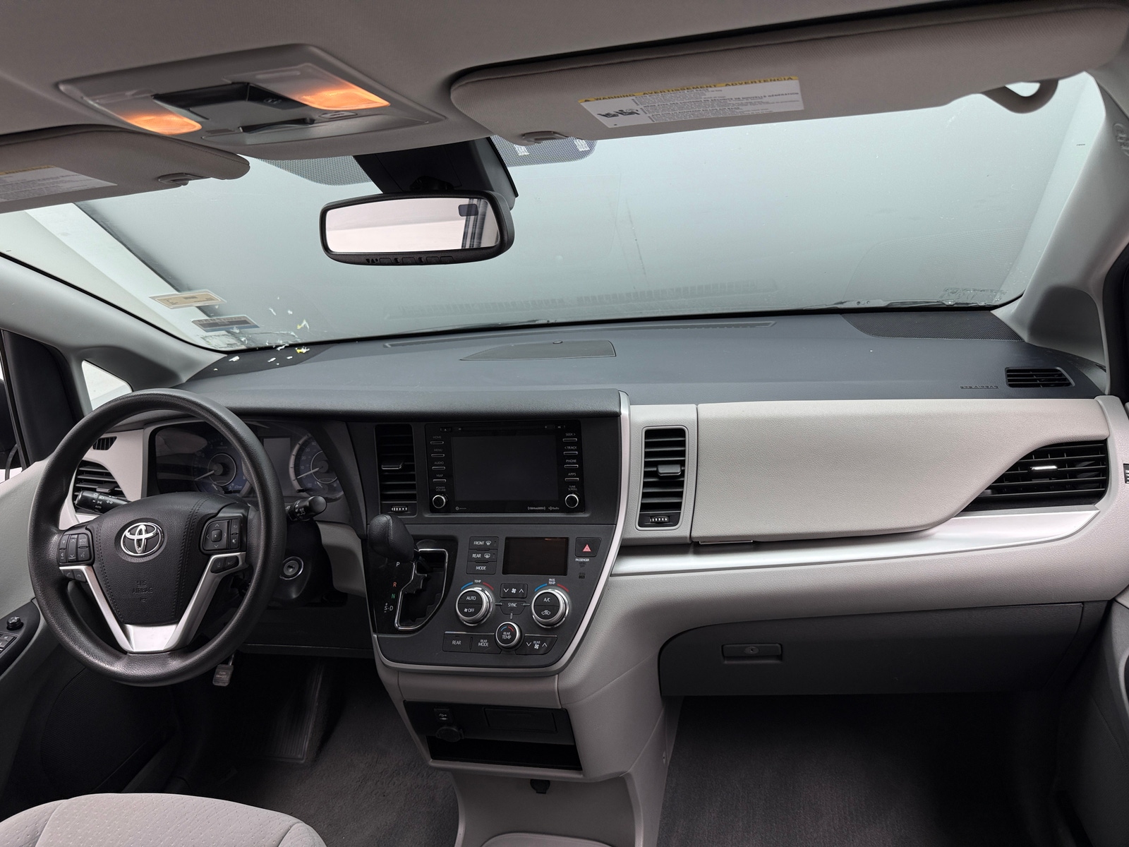 Thumbnail: 2020 Toyota Sienna - 3