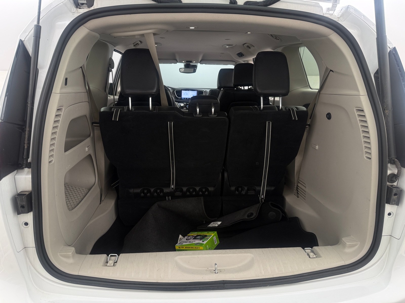 Thumbnail: 2024 Chrysler Pacifica - 6