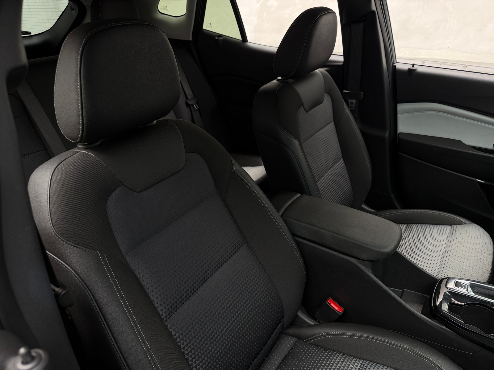 Thumbnail: 2025 Chevrolet Trax - 2