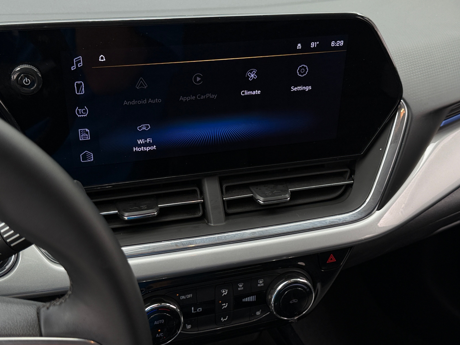 Thumbnail: 2025 Chevrolet Trax - 4