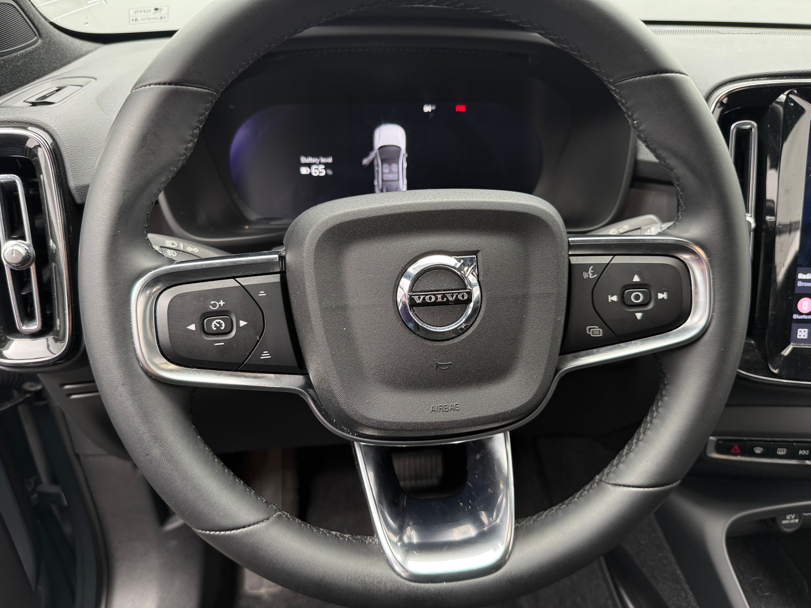 Thumbnail: 2023 Volvo C40 - 5