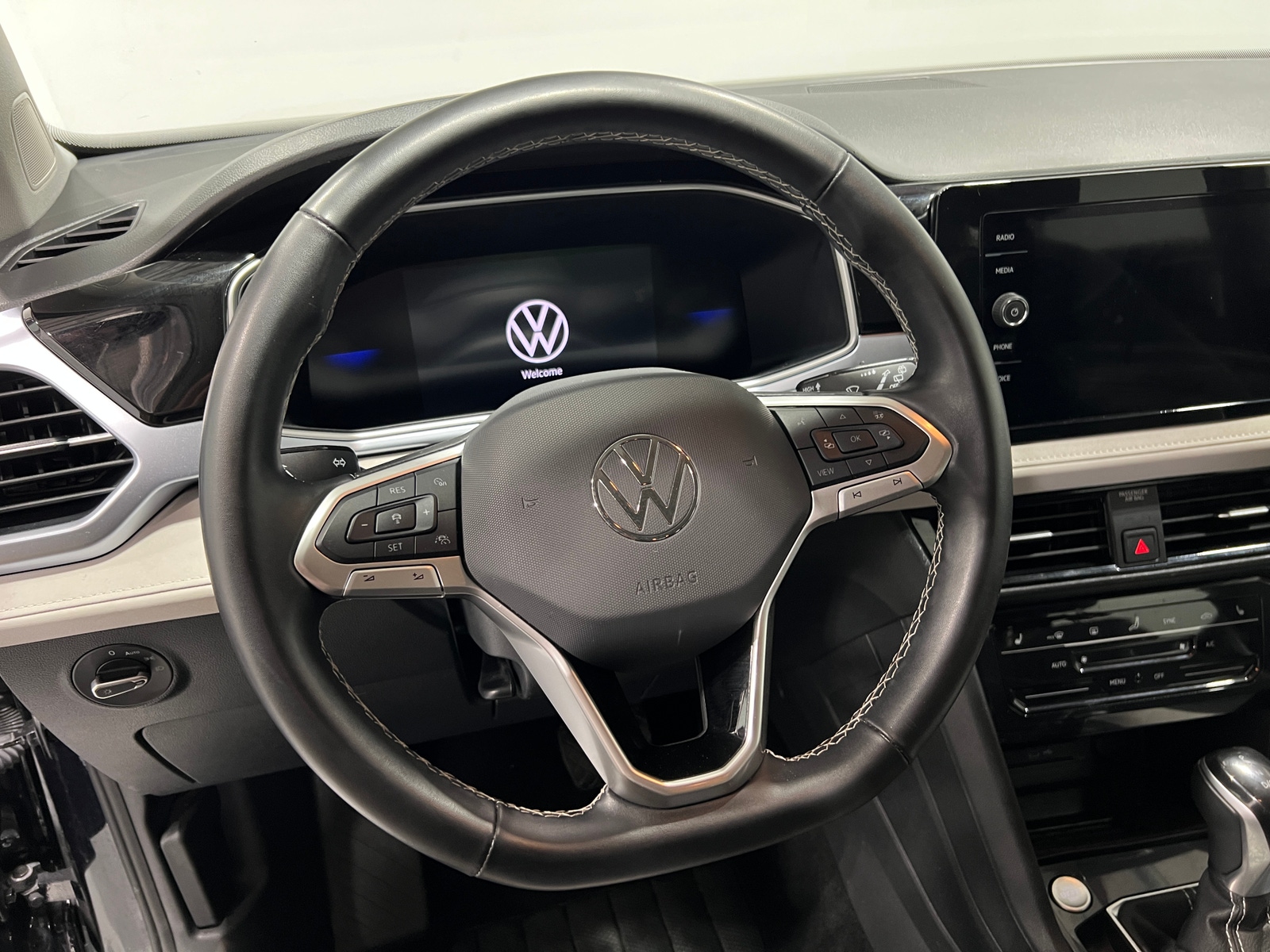 Thumbnail: 2025 Volkswagen Taos - 5