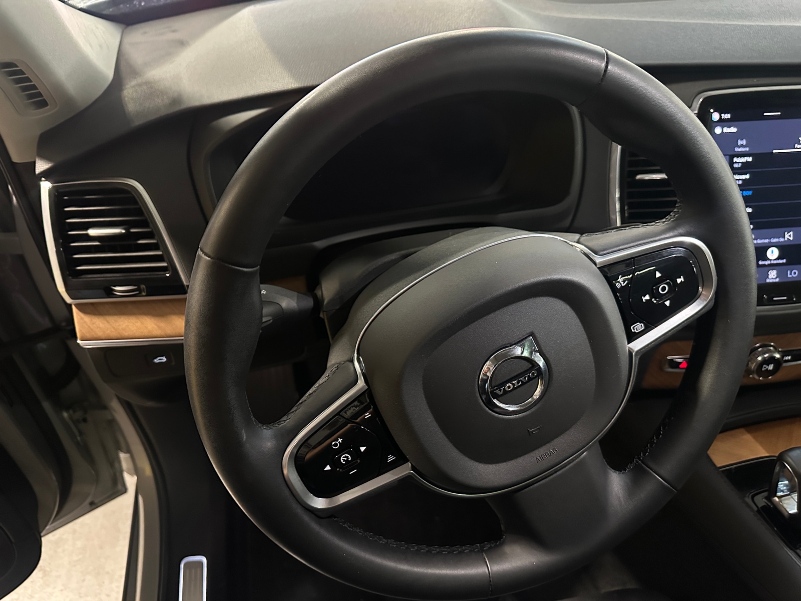 Thumbnail: 2023 Volvo XC90 - 4