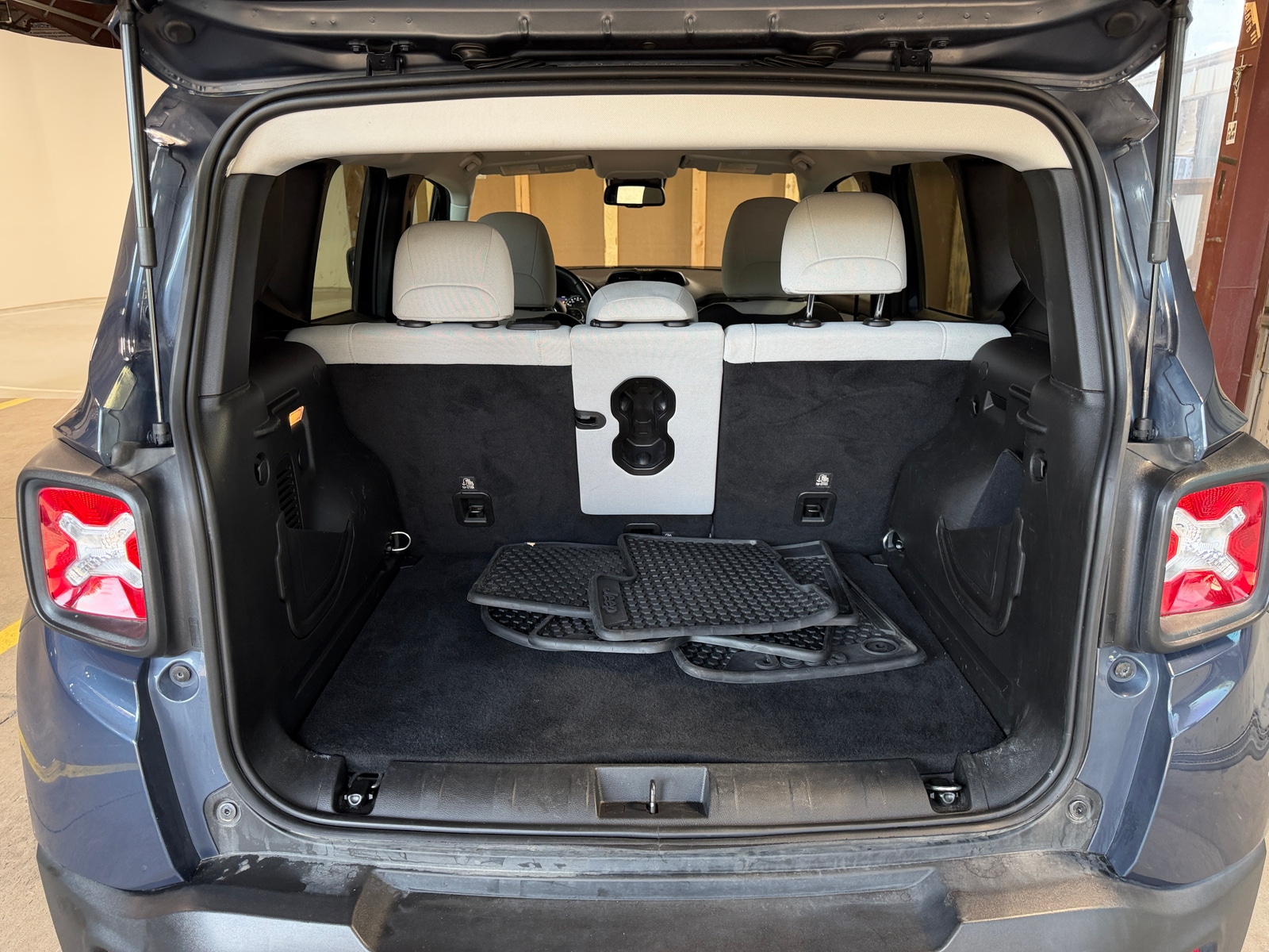 Thumbnail: 2022 Jeep Renegade - 7