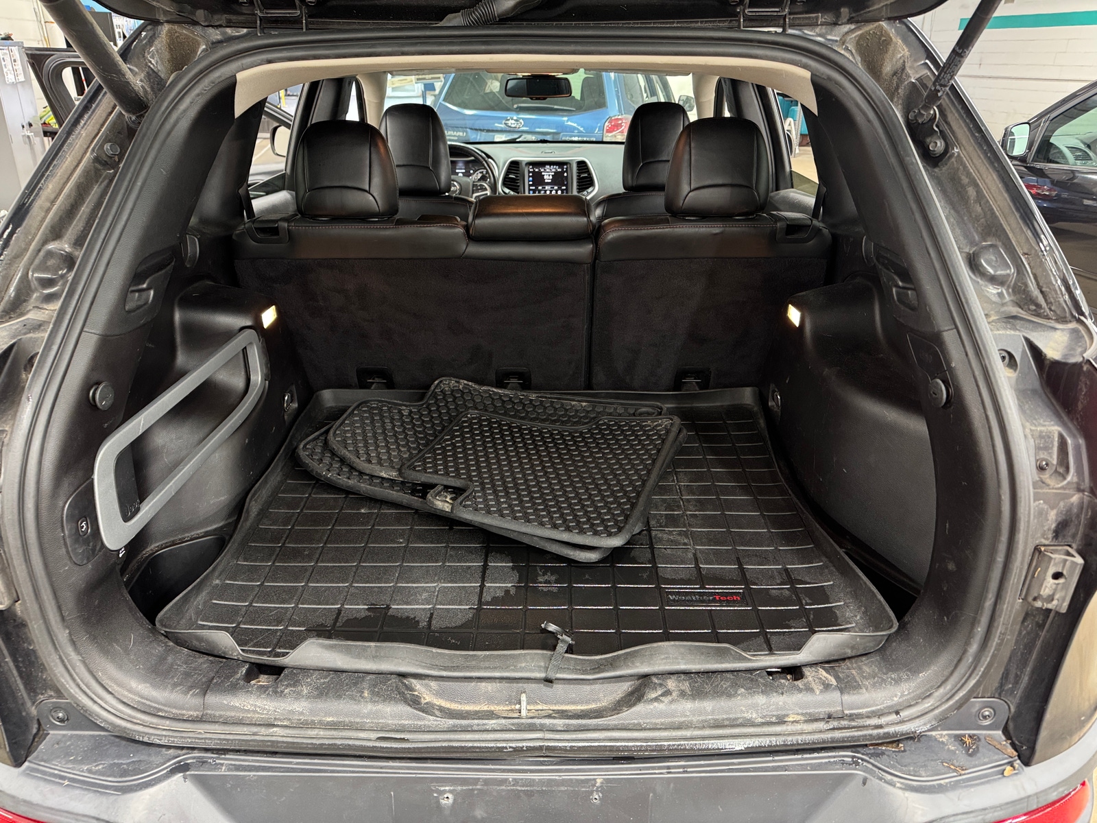 Thumbnail: 2016 Jeep Cherokee - 7