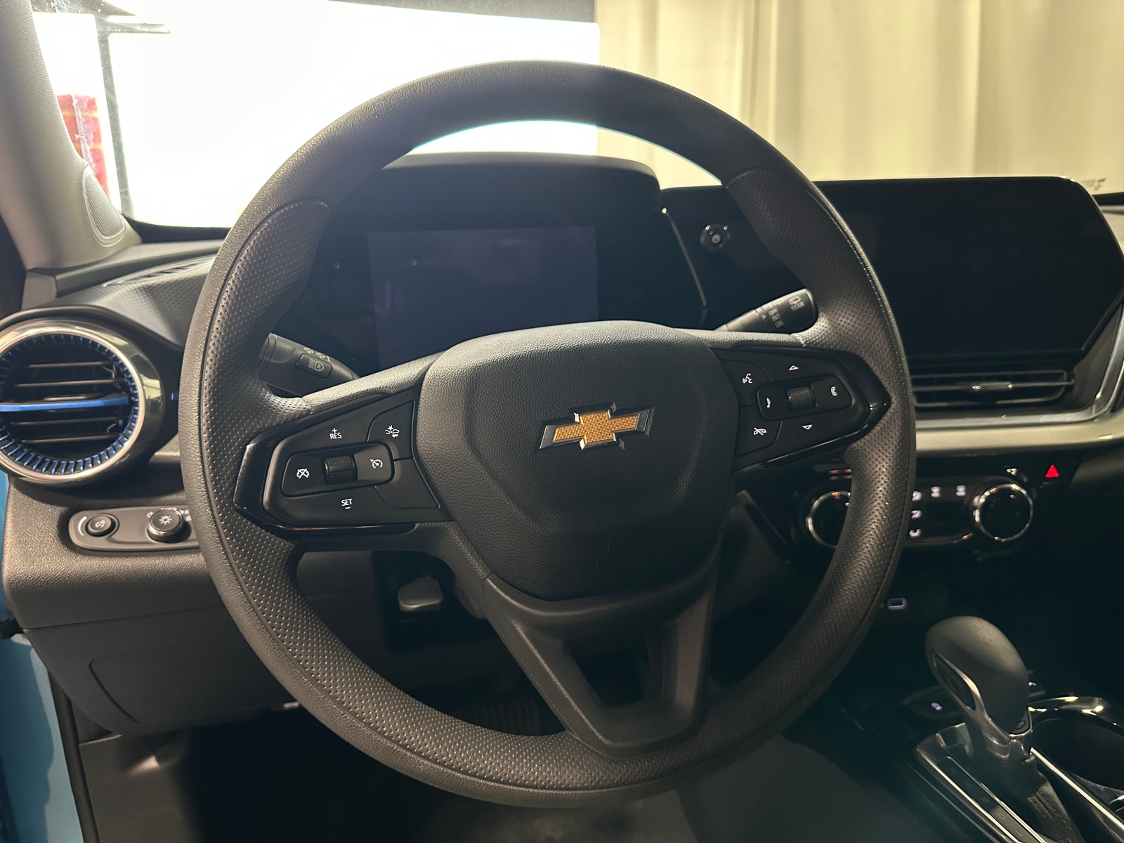 Thumbnail: 2026 Chevrolet Trax - 5